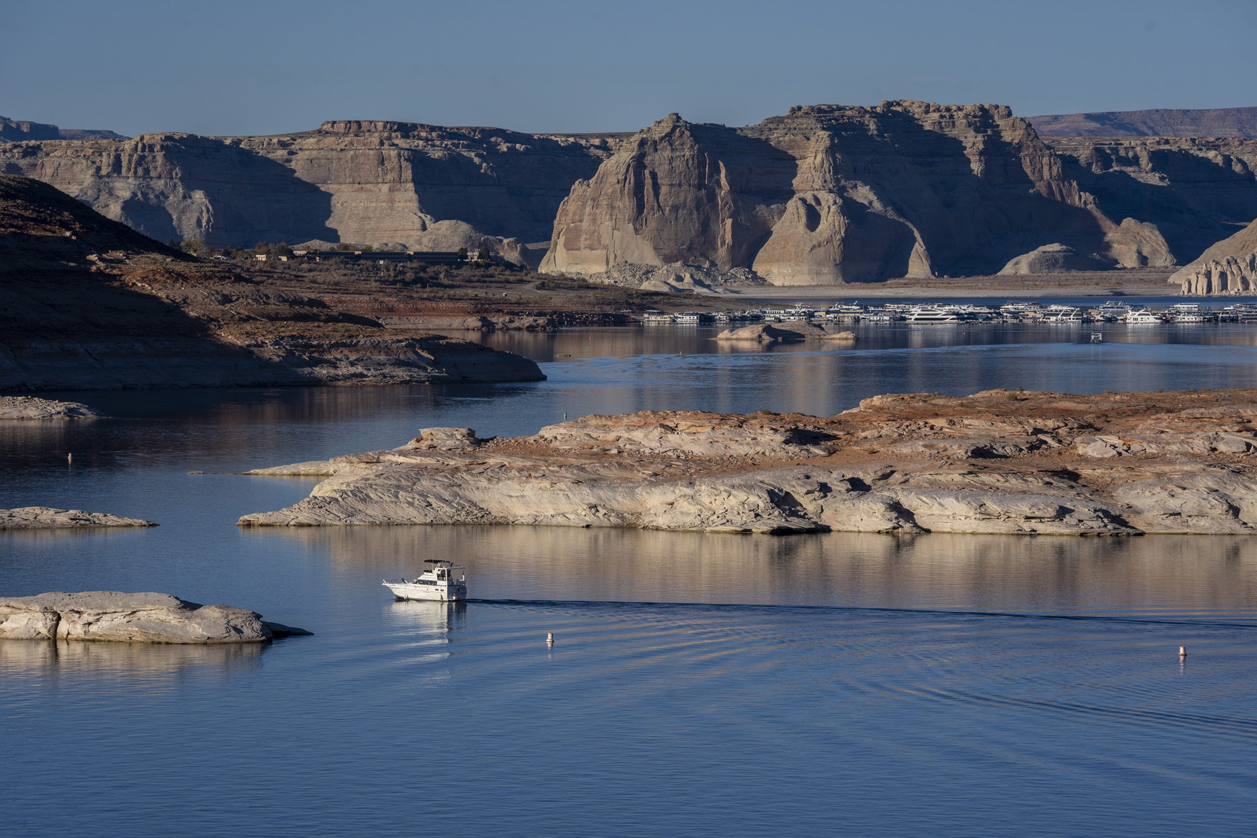 Lake Powell, Lowest water level, Travels, CNN, 2500x1670 HD Desktop