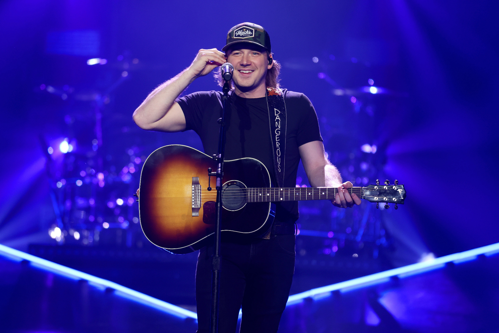 Sold out concert, Cancel culture, Morgan Wallen, Music, 2000x1340 HD Desktop