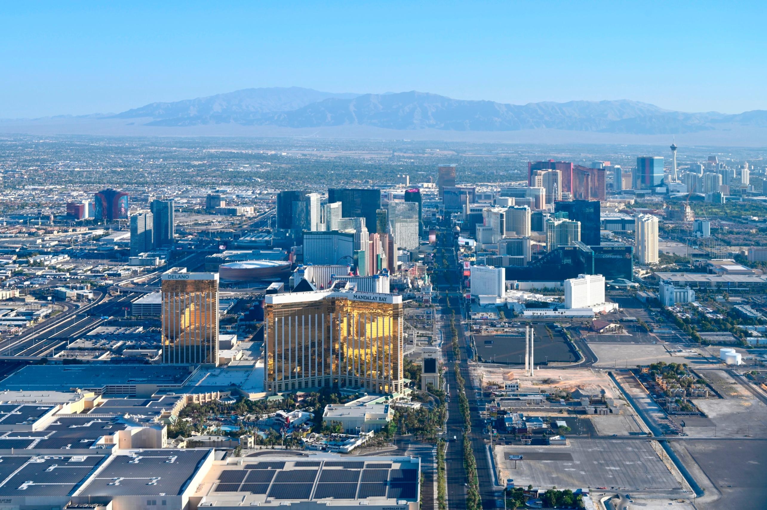 Las Vegas recovery, Post-pandemic hopes, Travel hotspot, CNN travel guide, 2570x1710 HD Desktop