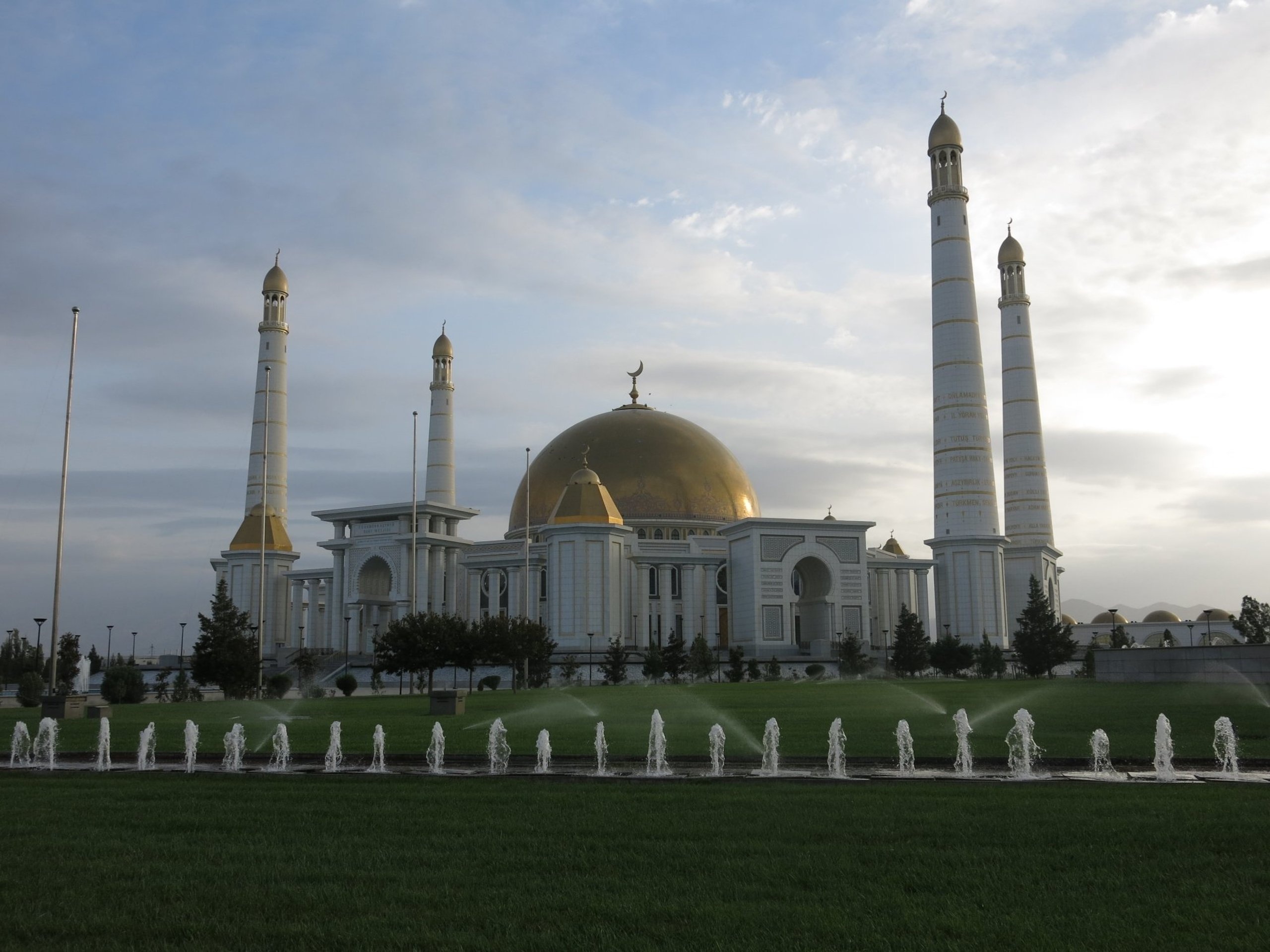 Turkmenbashi Ruhy Mosque, Ashgabat Wallpaper, 2560x1920 HD Desktop