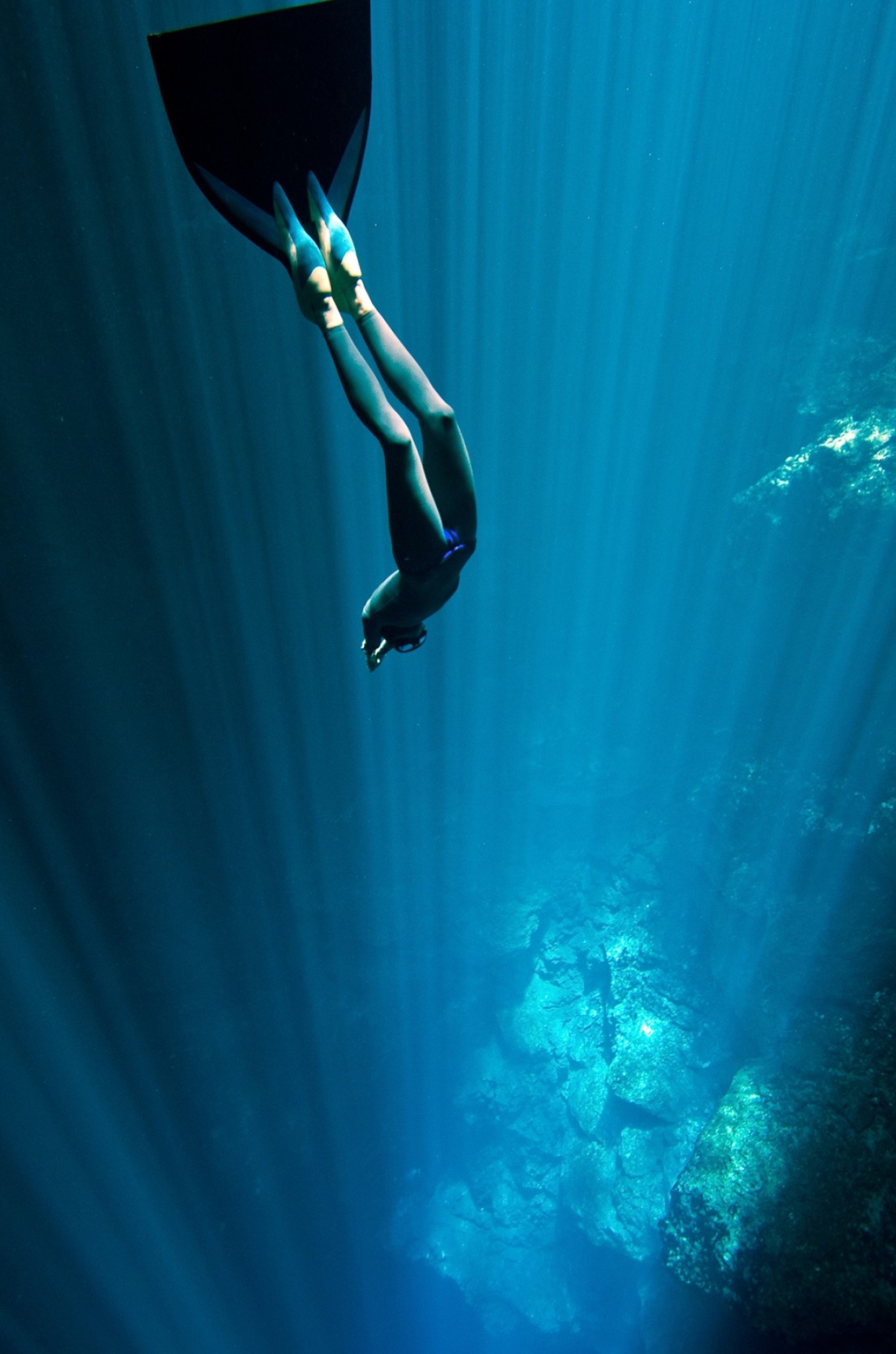 Freediving, Sports,Divers Nature Sea,Desktop Backgrounds, 1360x2050 HD Phone