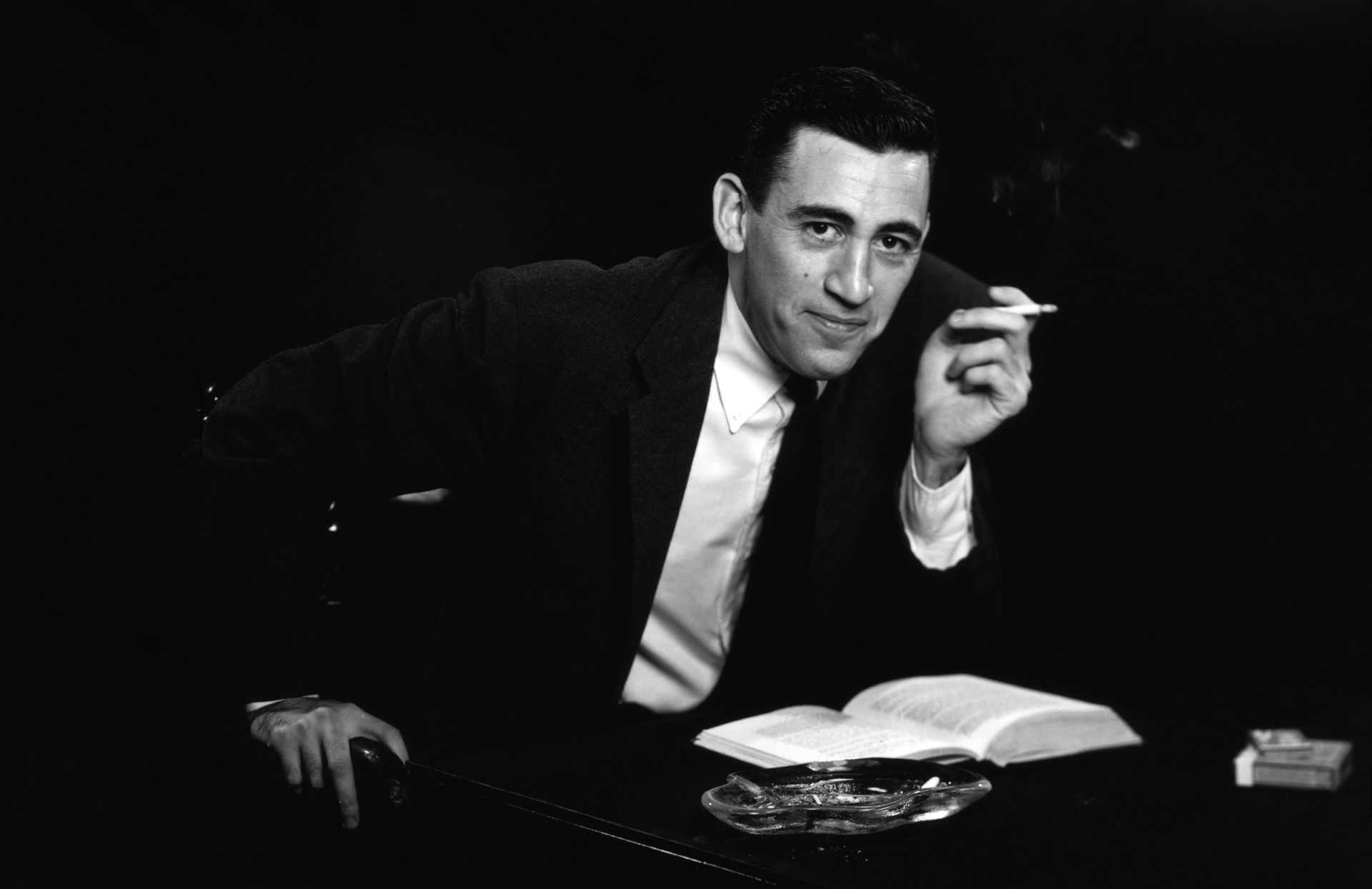 Jerome David Salinger, La Tercera newspaper, Salinger's label, Literary discussion, 1920x1250 HD Desktop