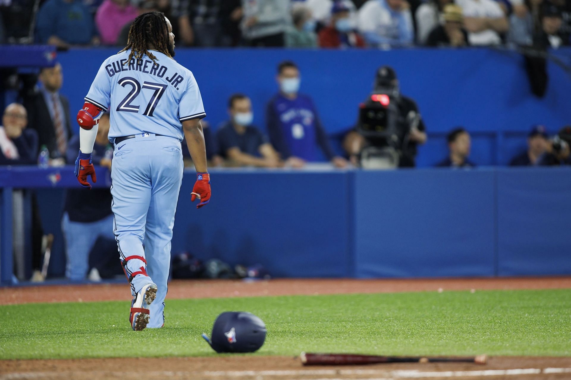 Toronto Blue Jays, Philadelphia Phillies, Vladimir Guerrero Jr, Unbelievable shot, 1920x1280 HD Desktop