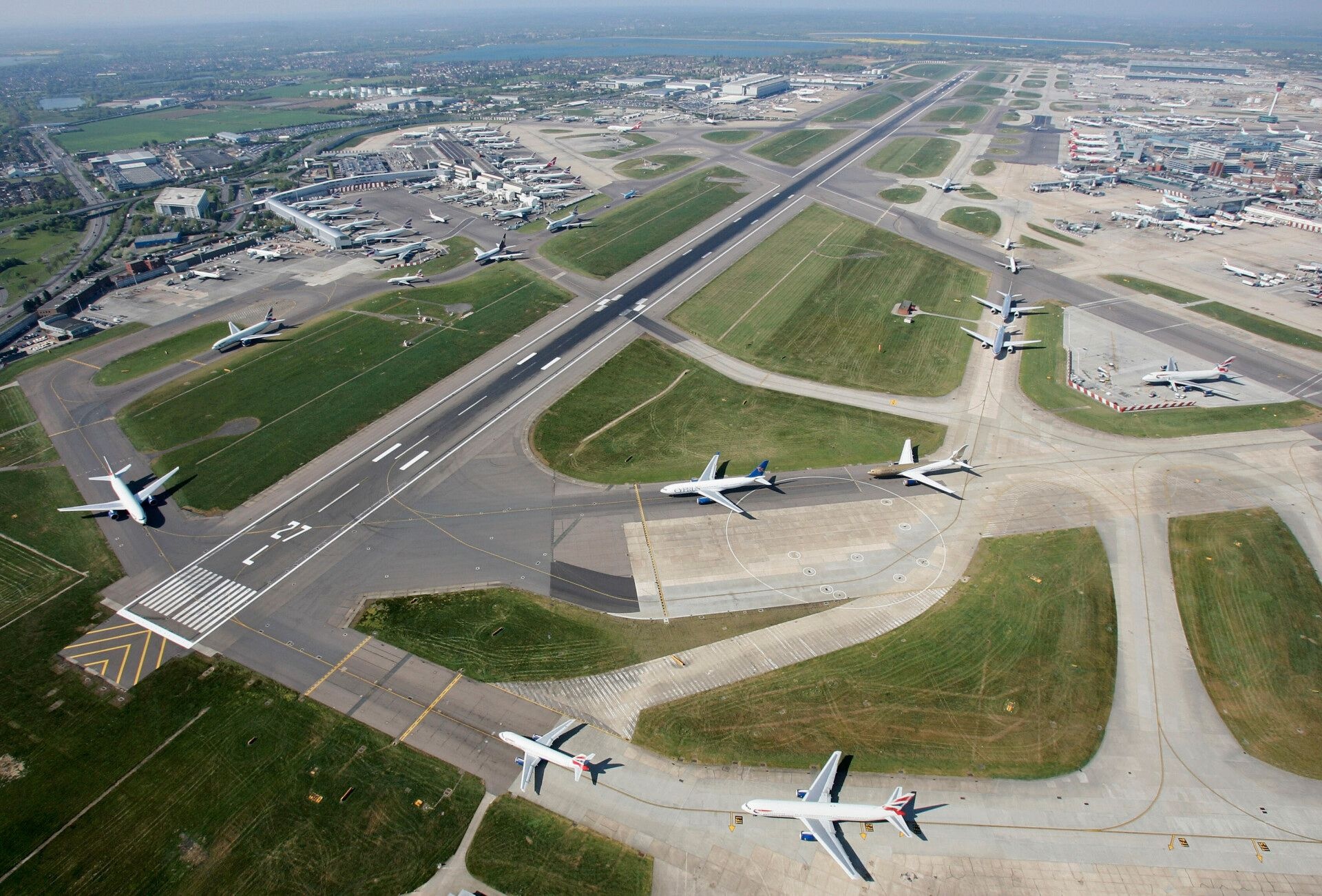 London Heathrow Airport, Terminal reopening, July deadline, Improved facilities, 1920x1310 HD Desktop