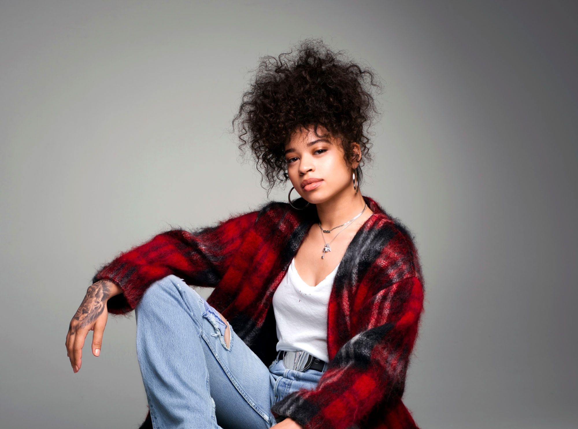 Ella Mai, Sultry R&B, Melodic tunes, Captivating vocals, 2000x1490 HD Desktop