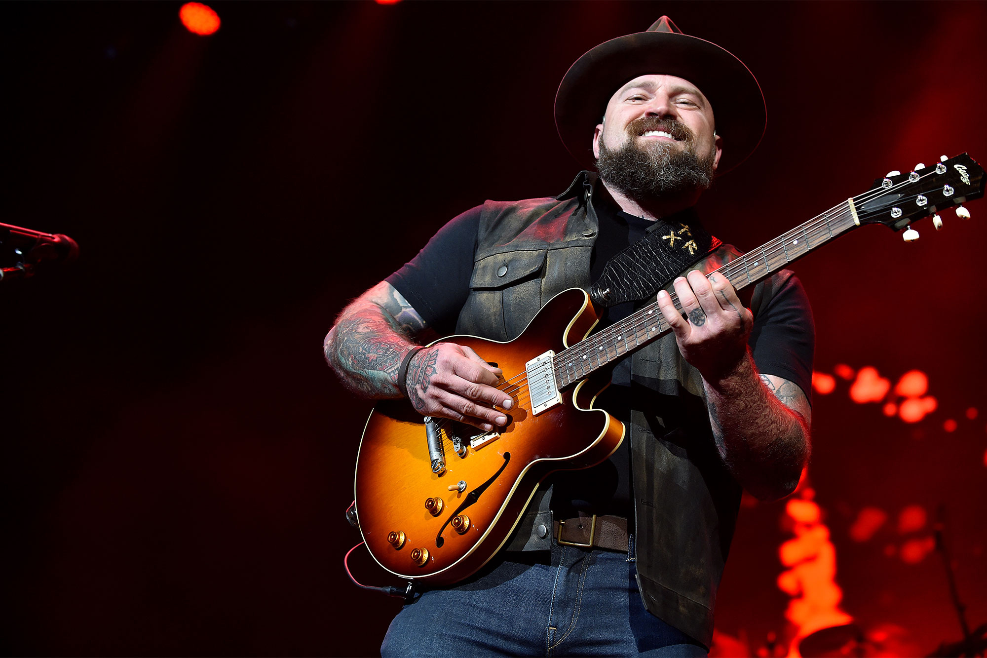 Zac Brown Band, Show cancelation, Celebrity Land, 2000x1340 HD Desktop