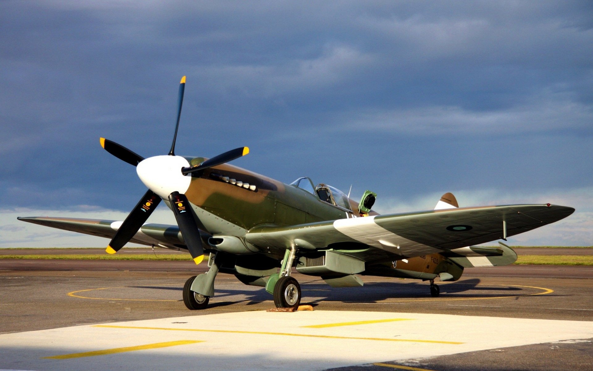 Supermarine Spitfire, Aerial heroics, Aviation wallpapers, 1920x1200 HD Desktop