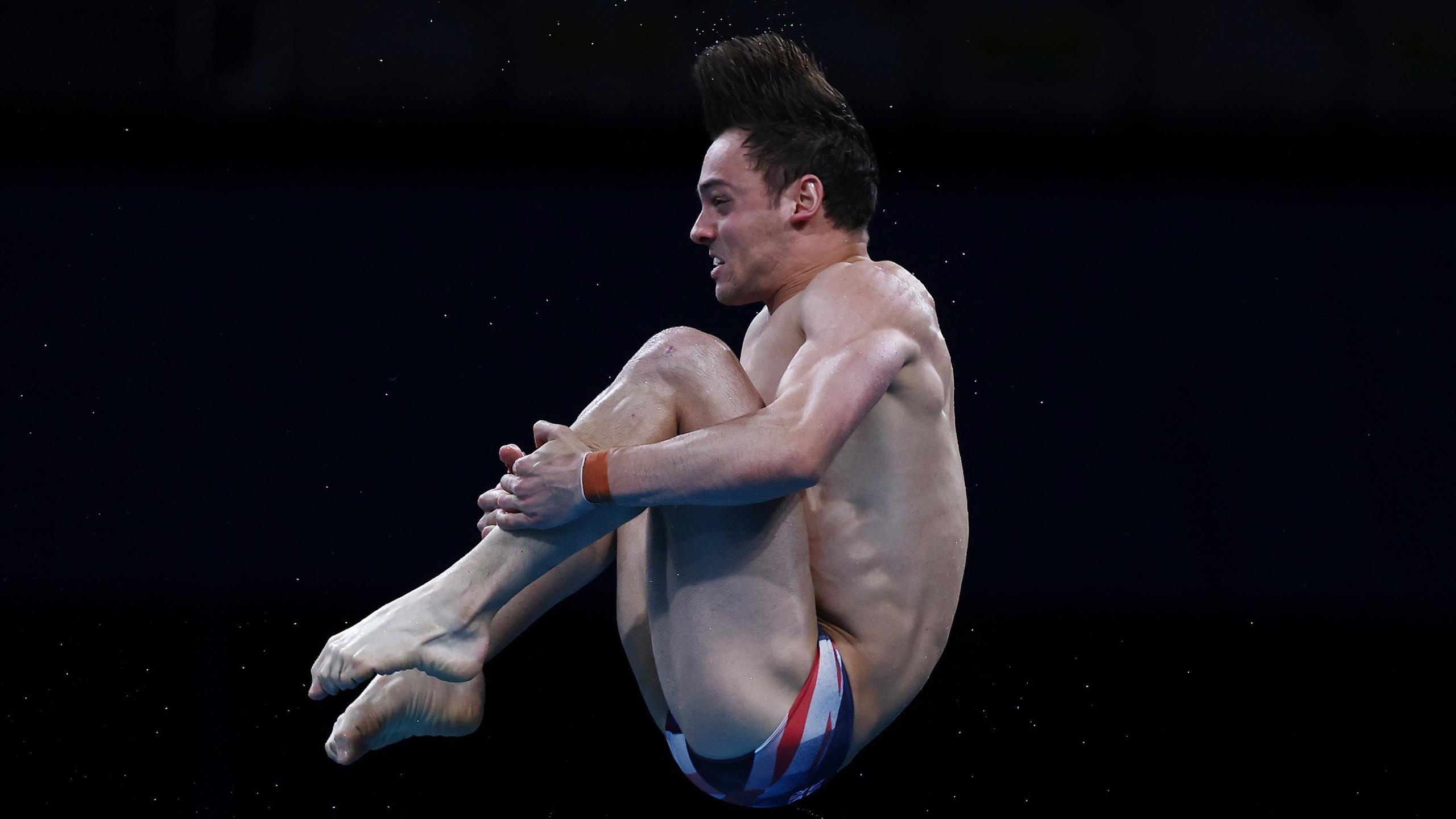 Tom Daley, Tokyo 2020 team, Poor start, 10m platform diving, 2560x1440 HD Desktop