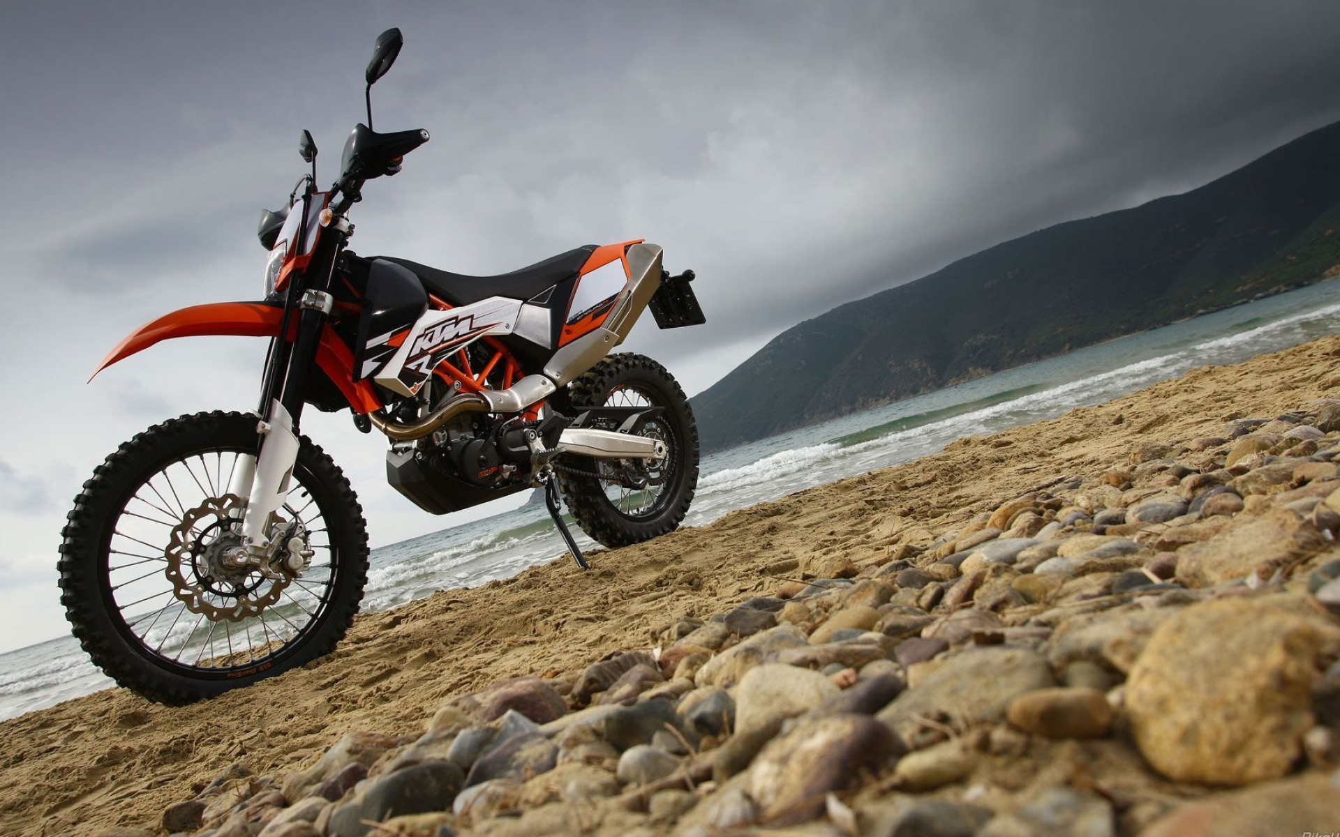 KTM 690 Enduro, High-quality wallpapers, Top-rated backgrounds, Motorcycle enthusiasts, 1920x1200 HD Desktop