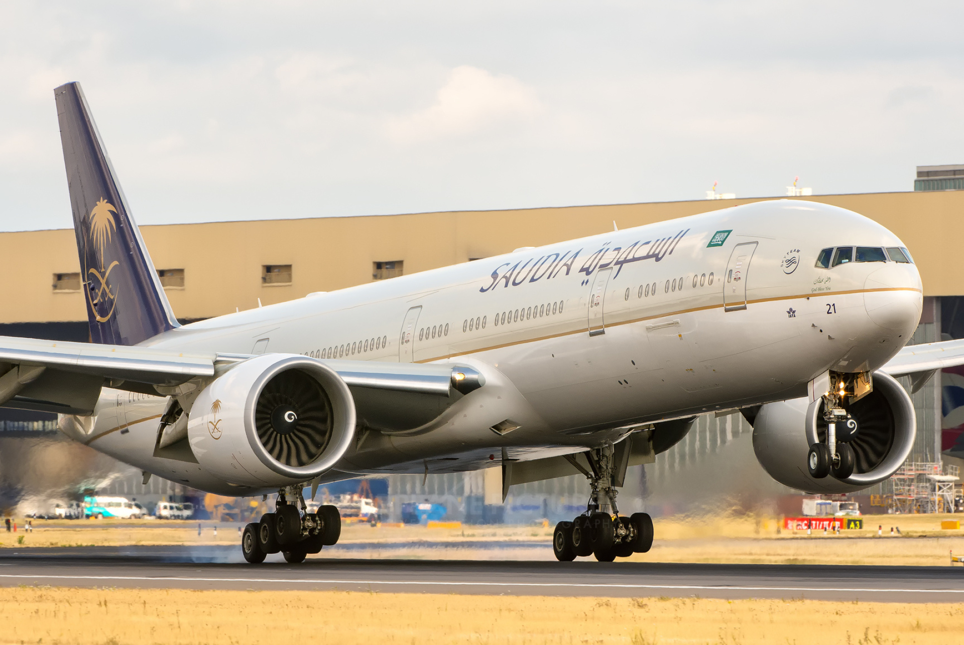 Saudi Arabian Airlines, HZ-AK21 aircraft, Boeing 777-300ER, Stunning photo shot at London Heathrow, 1920x1290 HD Desktop