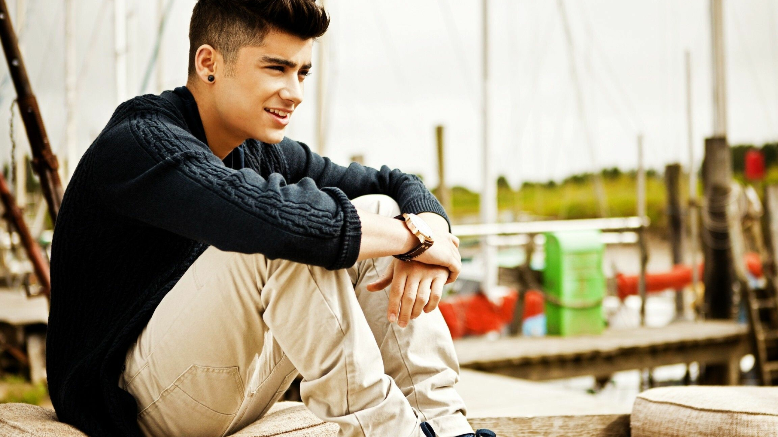 Zayn Malik, Male celebrity allure, Striking wallpaper, Captivating visuals, 2560x1440 HD Desktop