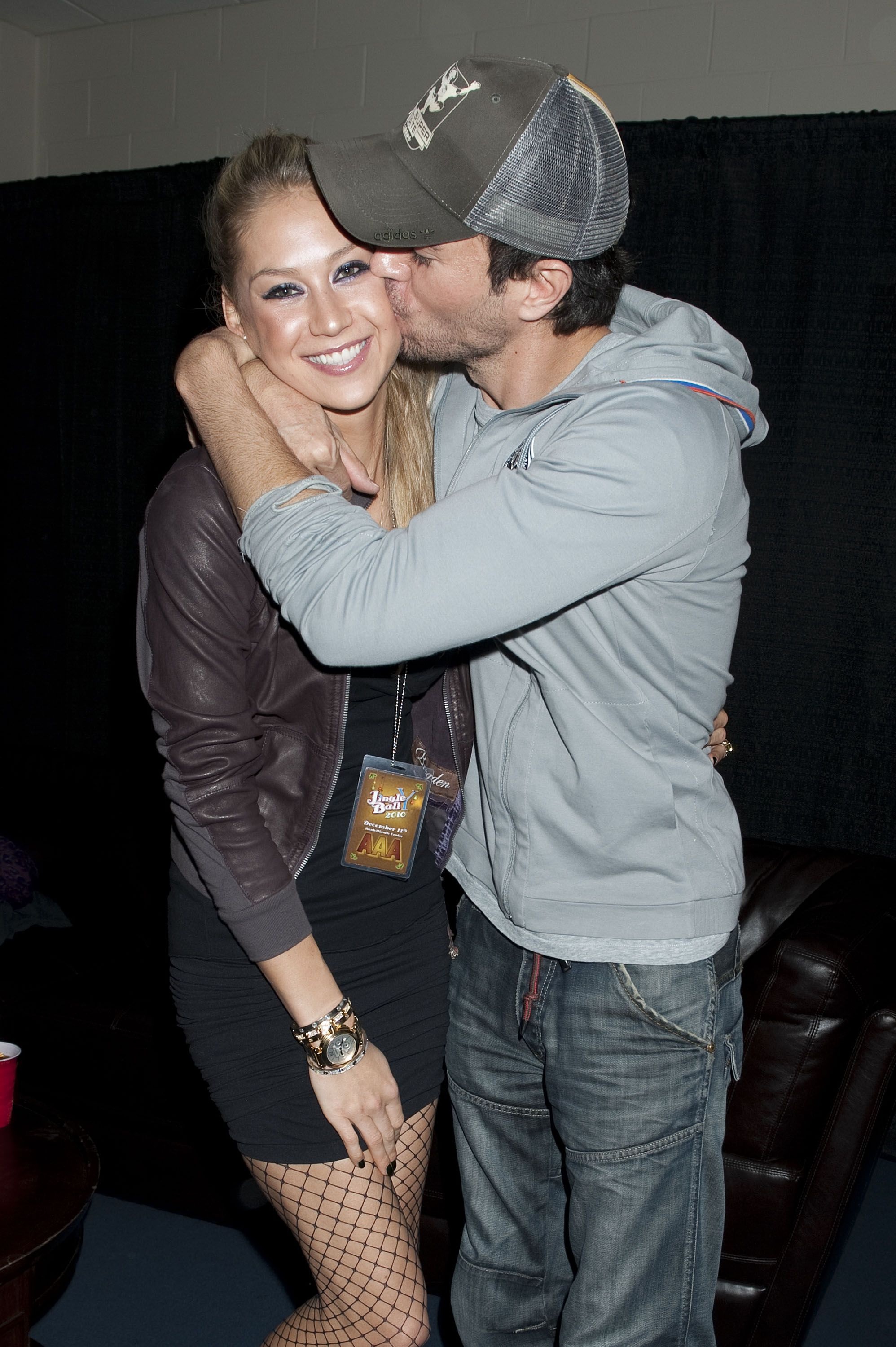 Enrique Iglesias, Anna Kournikova, Love story, Relationship timeline, 2000x3000 HD Phone