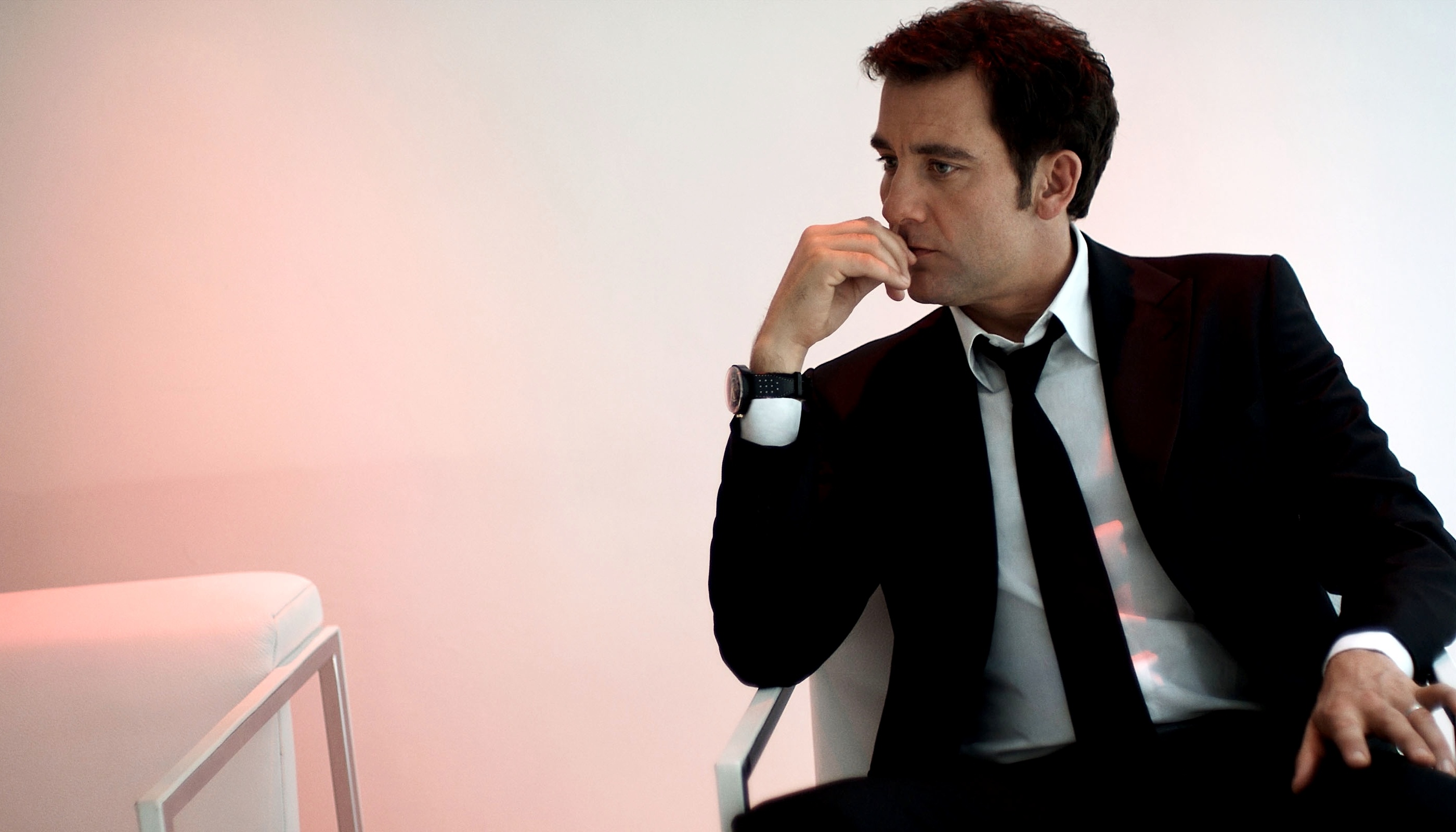 Clive Owen, Celebrity wallpapers, HD images, Latest, 2800x1600 HD Desktop