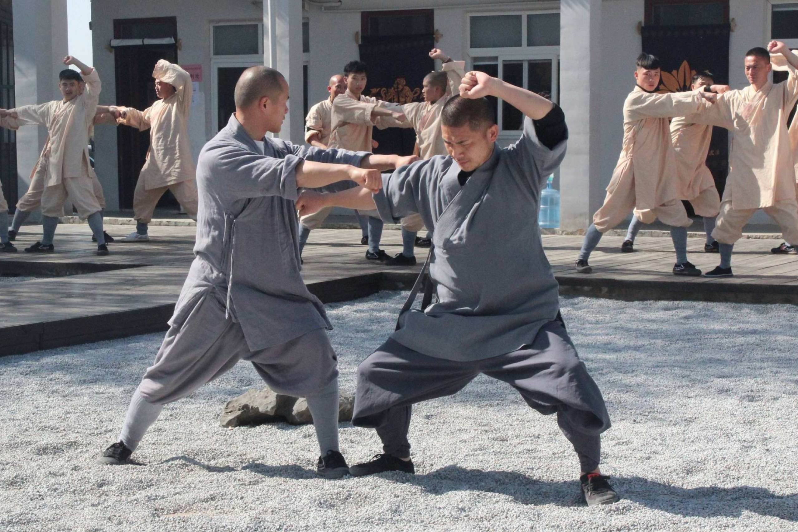 Shaolin Kung Fu training, Dengfeng city, Physical practice, Cultivate inner strength, 2560x1710 HD Desktop