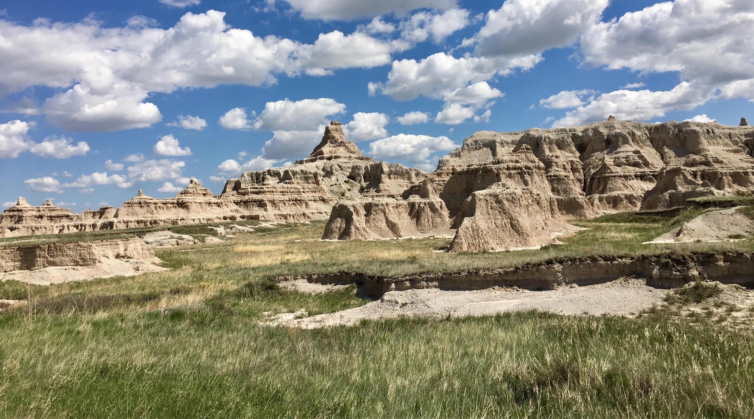 South Dakota, Vacation rentals in South Dakota, Nature retreats, 2450x1370 HD Desktop