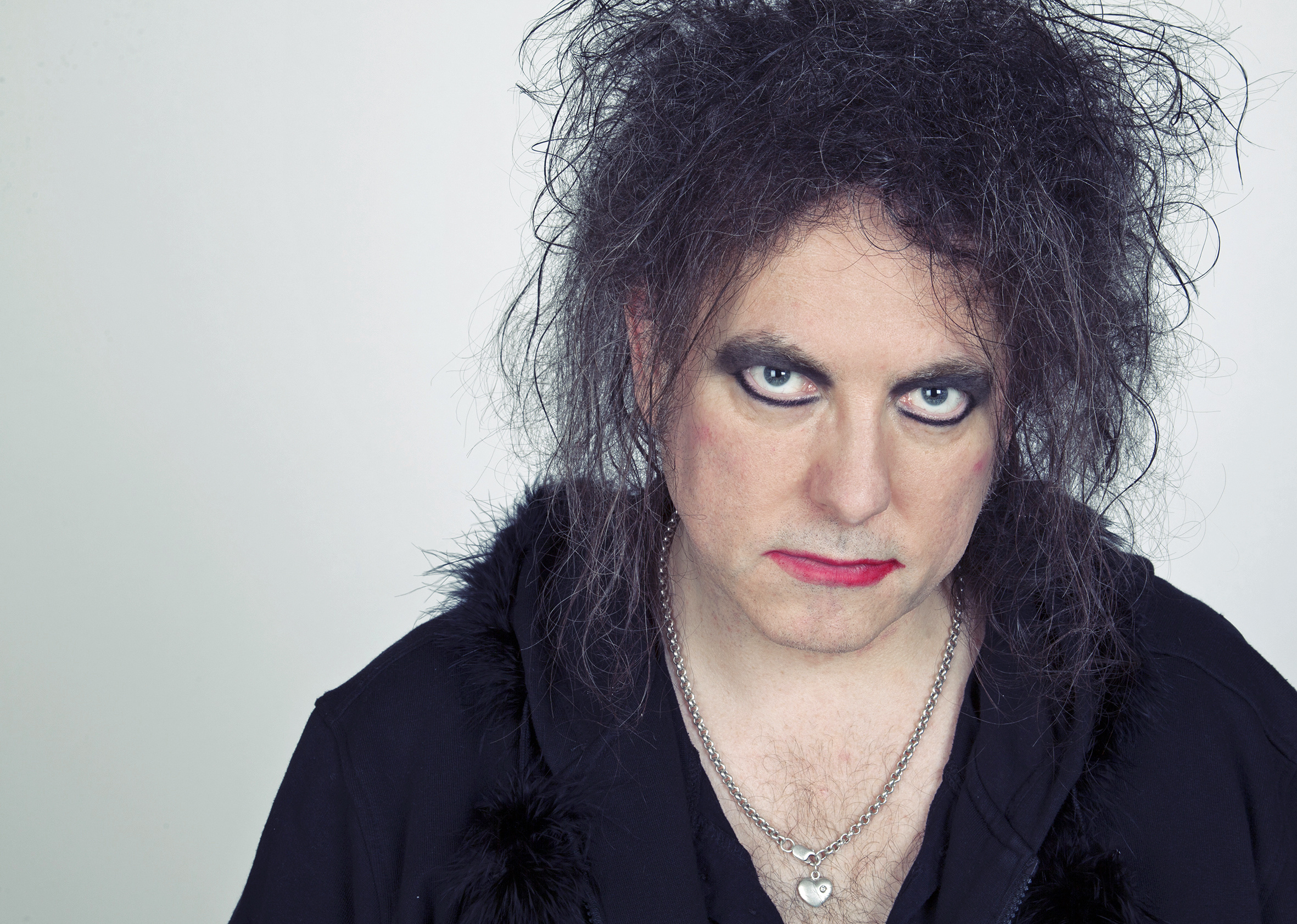 Robert Smith, Music icon, Meltdown concert, Gothic royalty, 2370x1690 HD Desktop