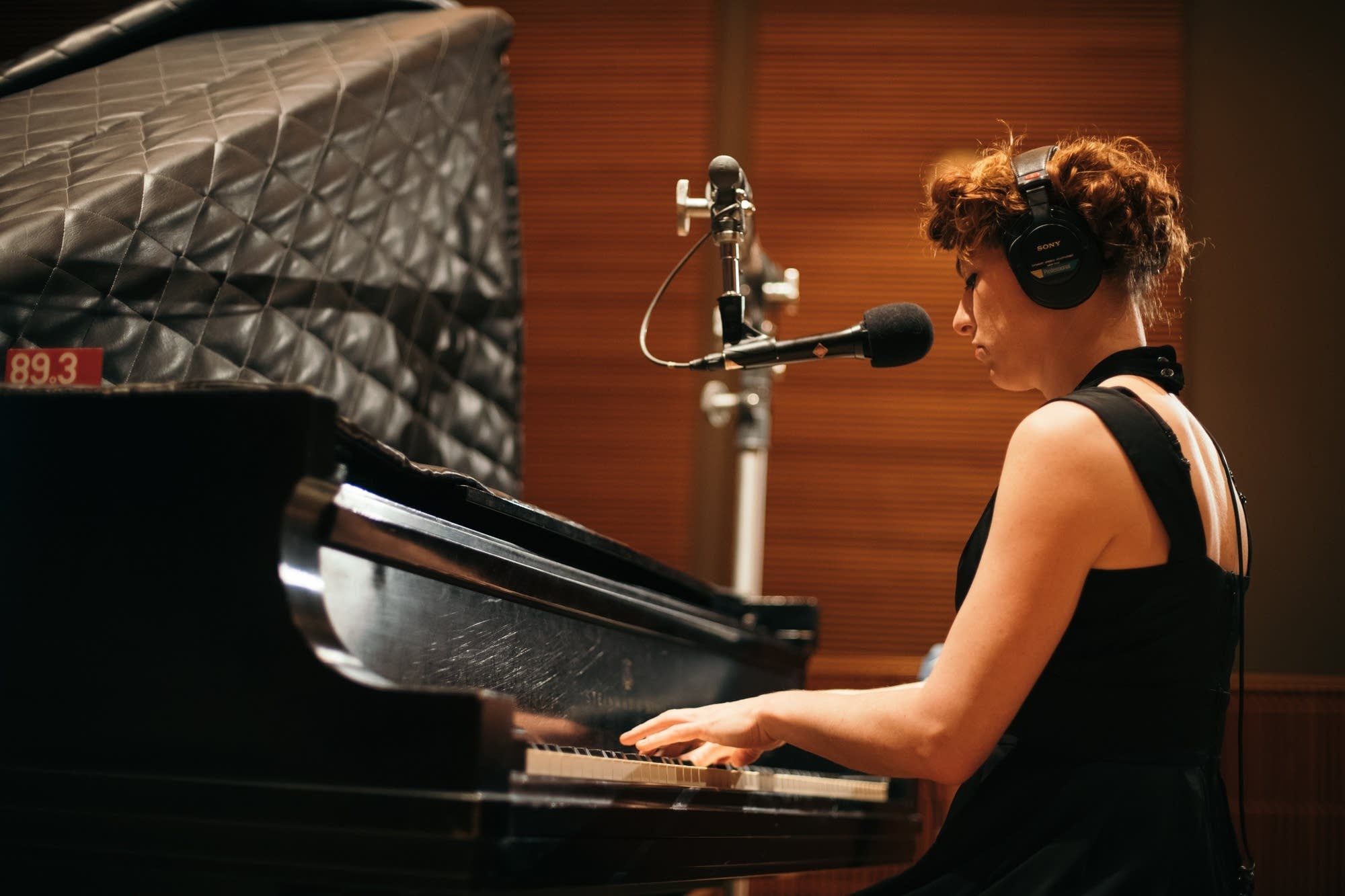 Amanda Palmer, Piano performance, 2000x1340 HD Desktop