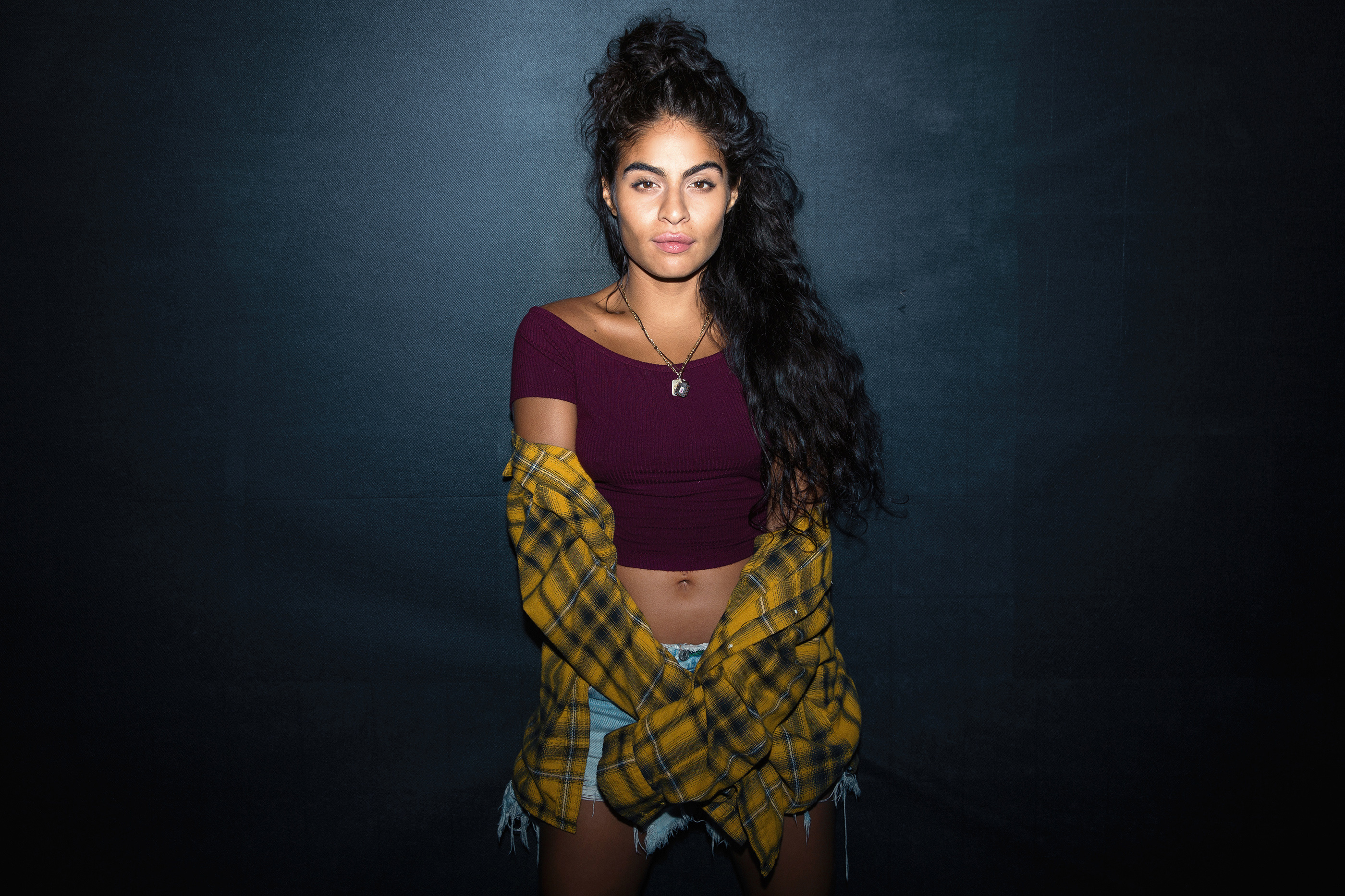 Jessie Reyez's fan-driven video, Blue Ribbon Premiere, Emotional storytelling, Powerful lyrics, 2800x1870 HD Desktop