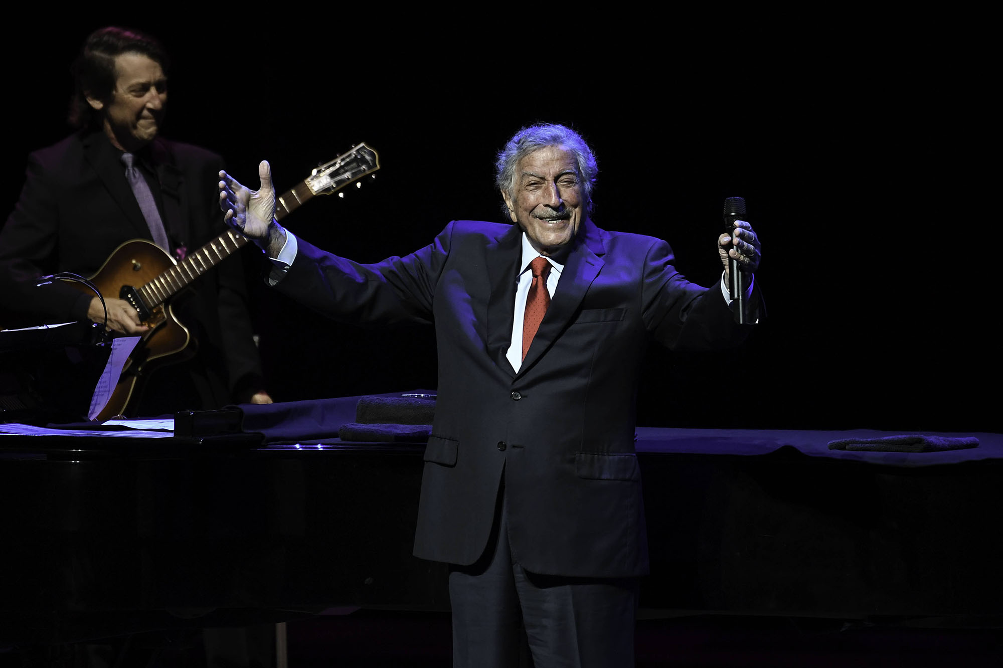 Tony Bennett, Fight against Alzheimer's, Tony Bennett, 2000x1340 HD Desktop