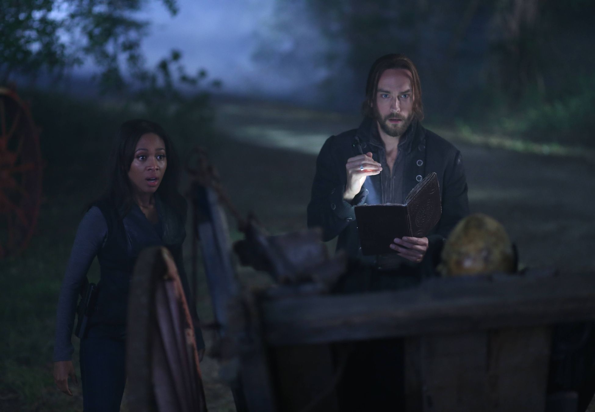 Sleepy Hollow TV Series, Season 1 finale, Twisted storyline, Exciting cliffhanger, 1950x1350 HD Desktop