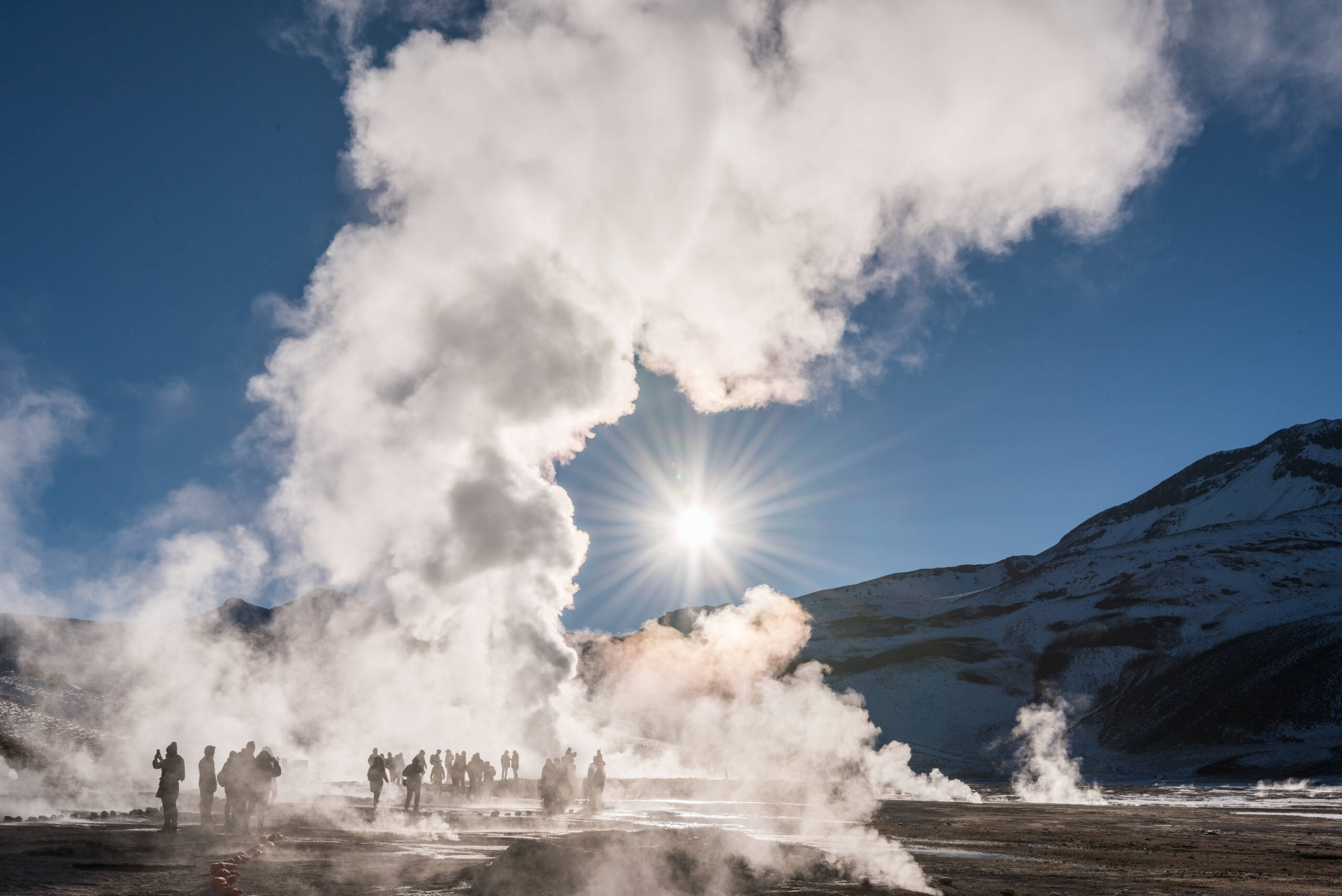 Most spectacular geysers, World's 7, Spectacular geysers, MapQuest travel, 2560x1710 HD Desktop