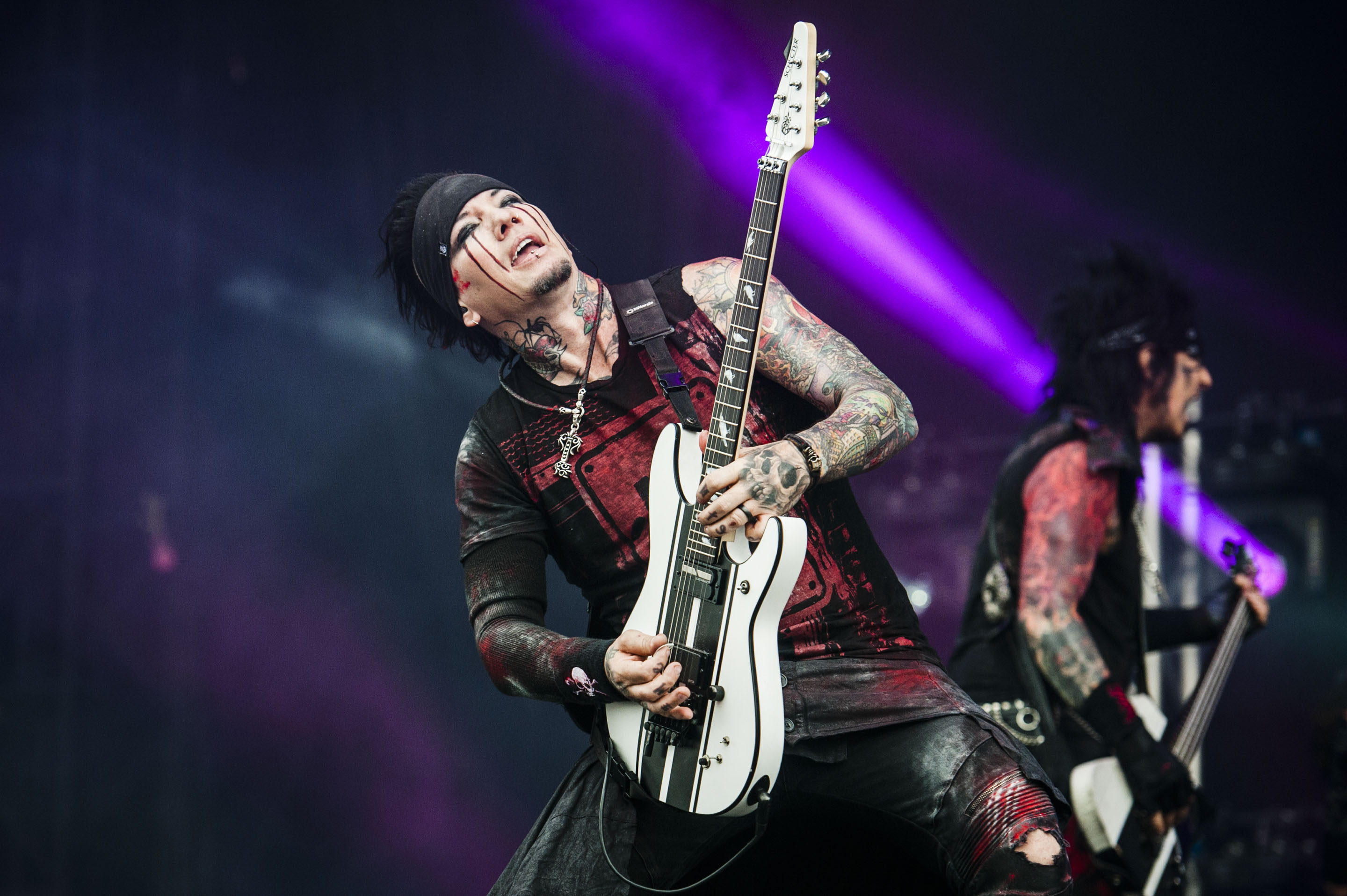 DJ Ashba, Live music, Captivating performance, Eleanor Jane, 2880x1920 HD Desktop