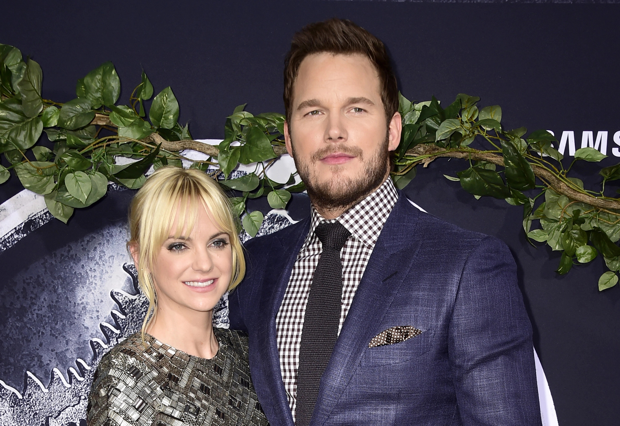 Anna Faris, Movie star, Chris Pratt, Marriage, 2000x1380 HD Desktop