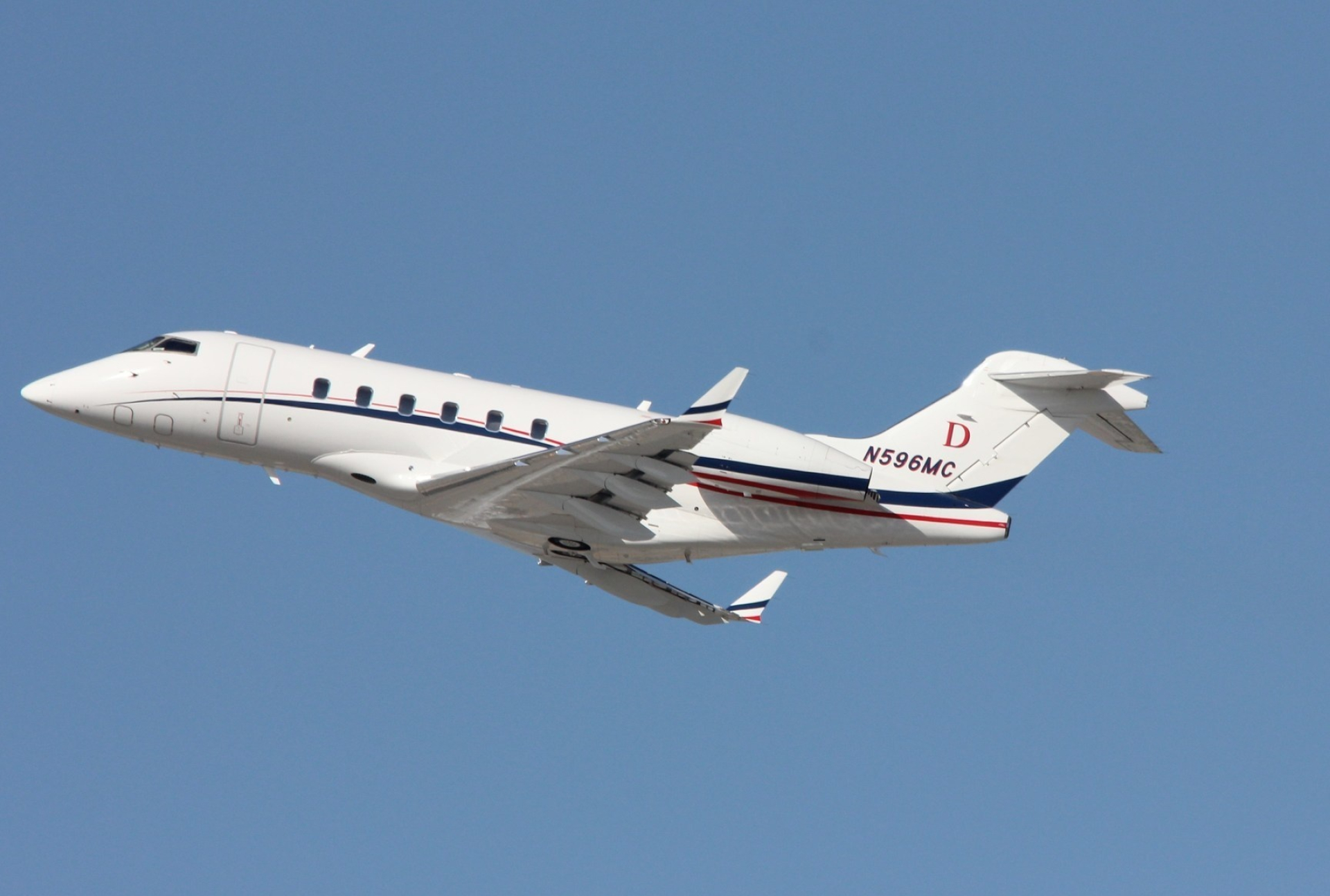 Bombardier Challenger 300, Private aircraft, Sint Maarten, 1920x1300 HD Desktop