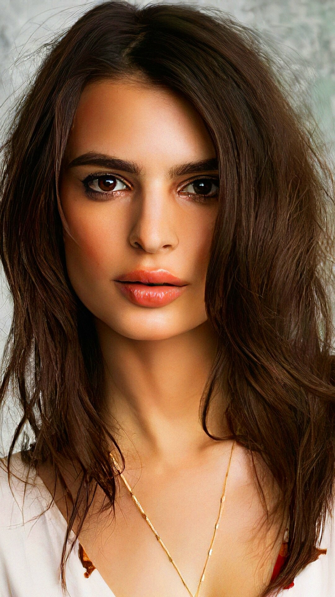 Emily Ratajkowski, Celebrity status, Beautiful visuals, Popular figure, 1080x1920 Full HD Phone