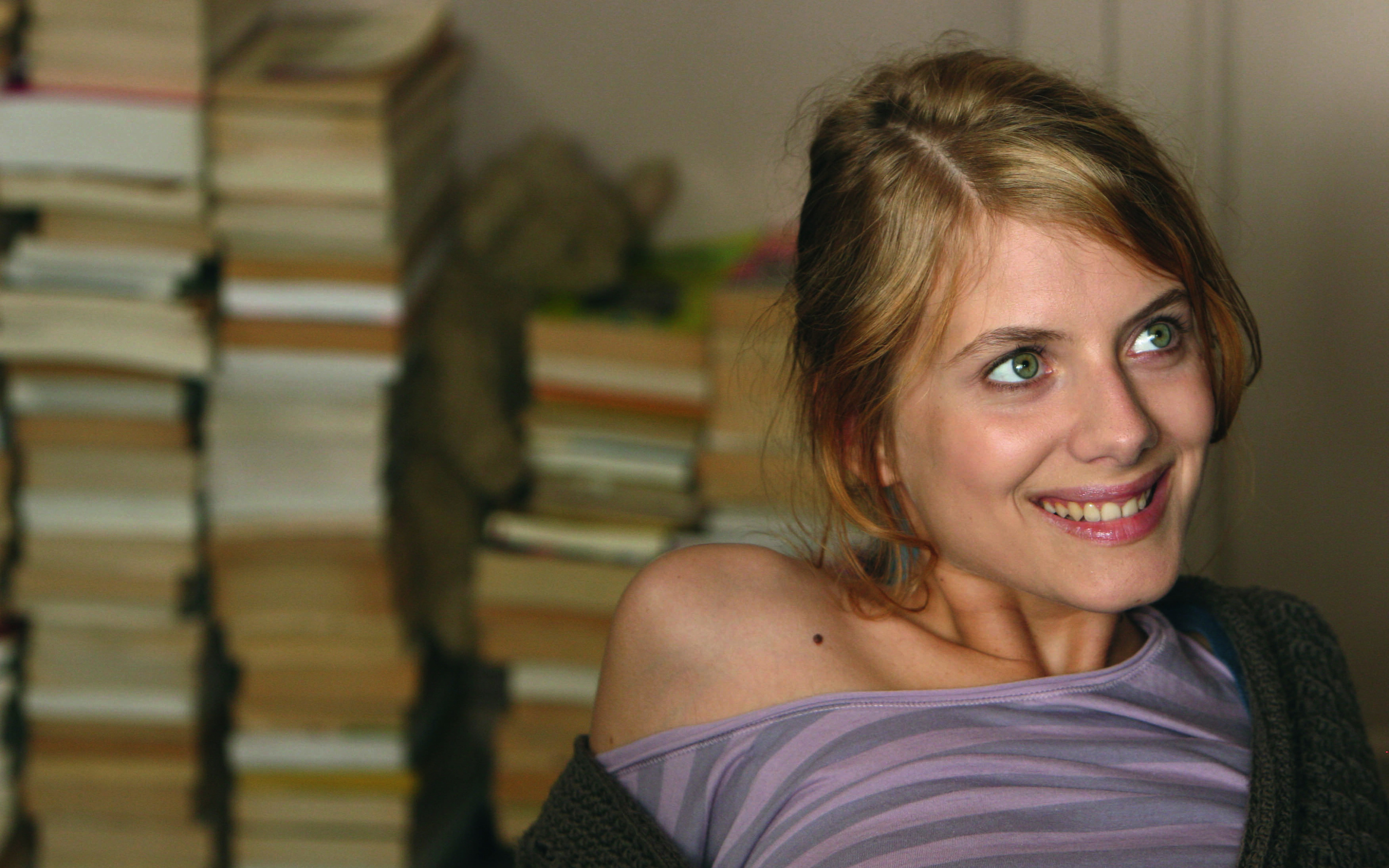 Melanie Laurent, Wallpapers, 3200x2000 HD Desktop