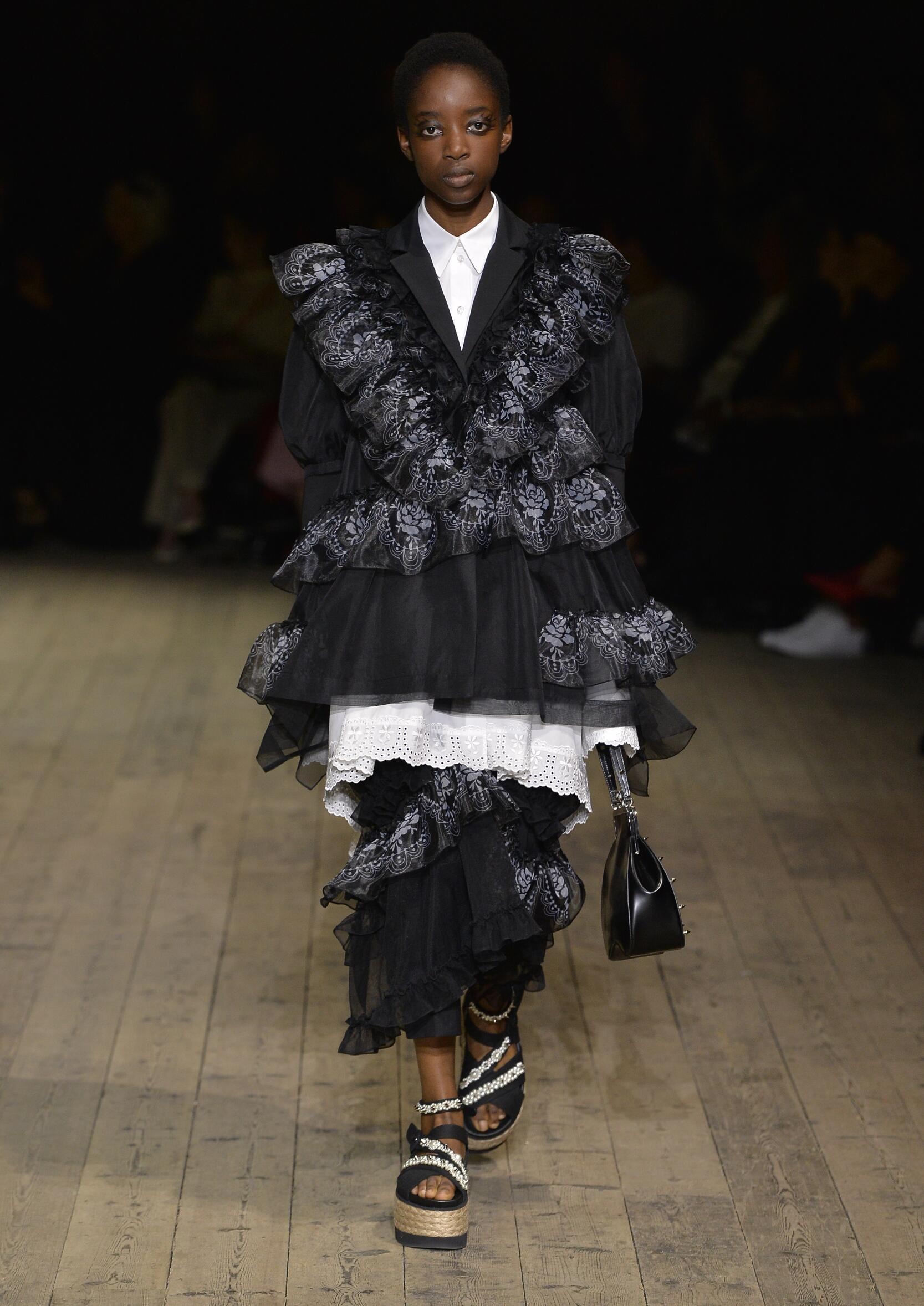 Simone Rocha, Spring Summer 2020 Collection, 1670x2360 HD Phone