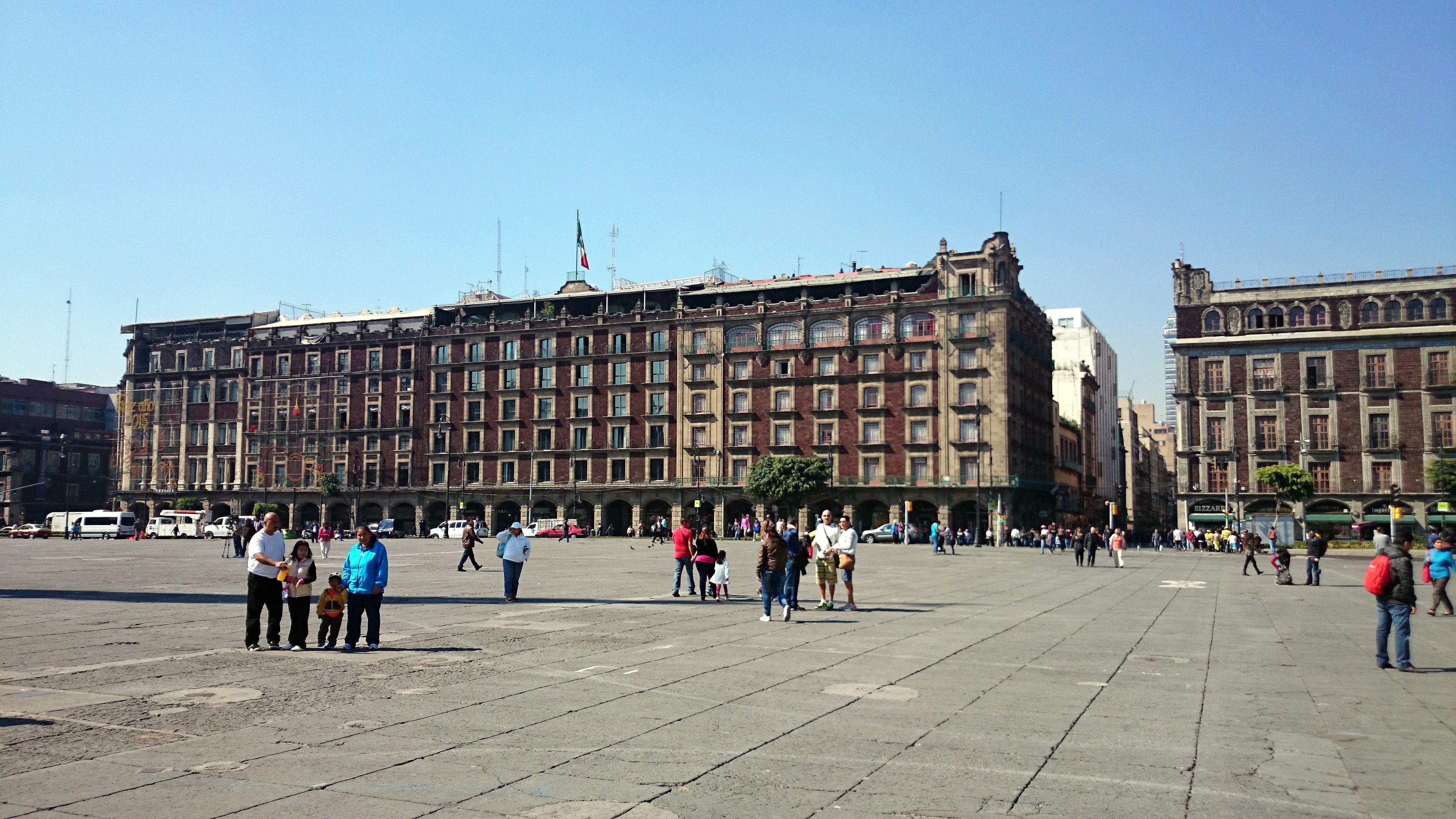 Old Portal de Mercaderes, Zocalo (Constitution Square) Wallpaper, 3840x2160 4K Desktop