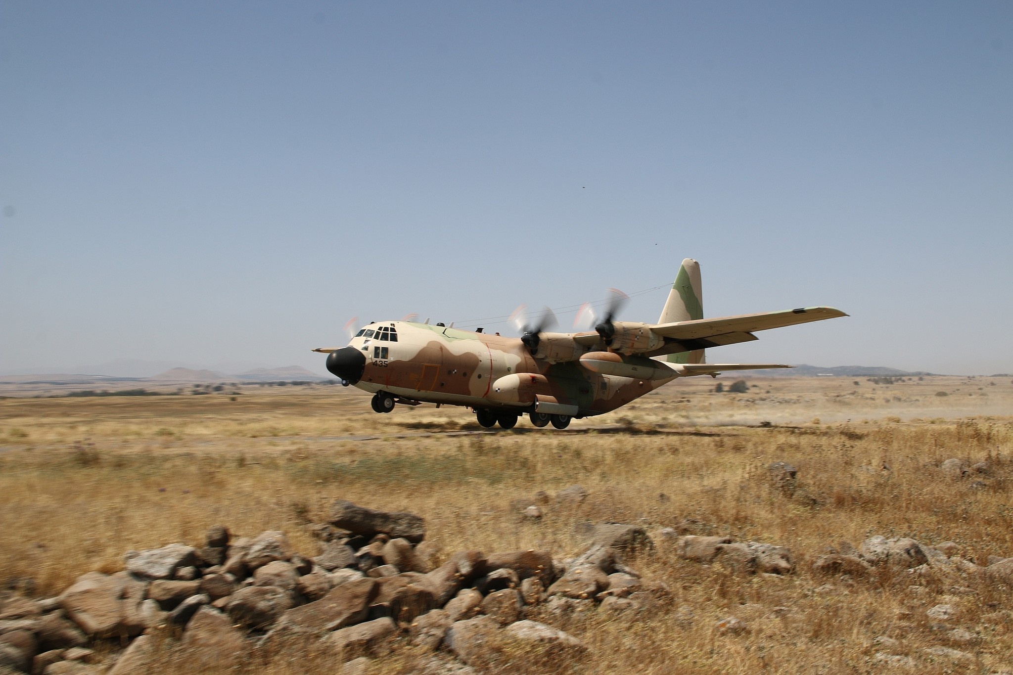 Lockheed C-130 Hercules, Air force transport, Military prowess, Aerial maneuvers, 2050x1370 HD Desktop