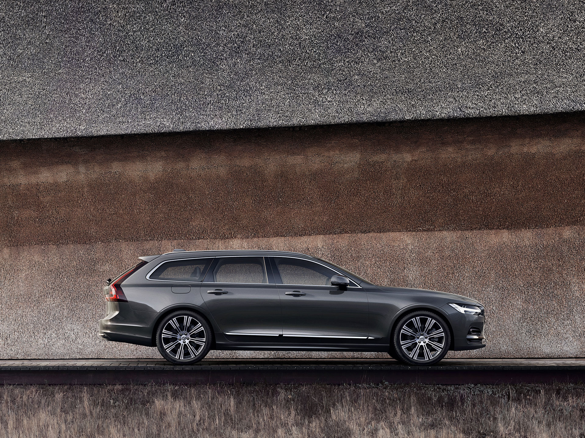 Volvo V90, Recharge your drive, Elevated luxury, Scandinavian design, 1920x1440 HD Desktop