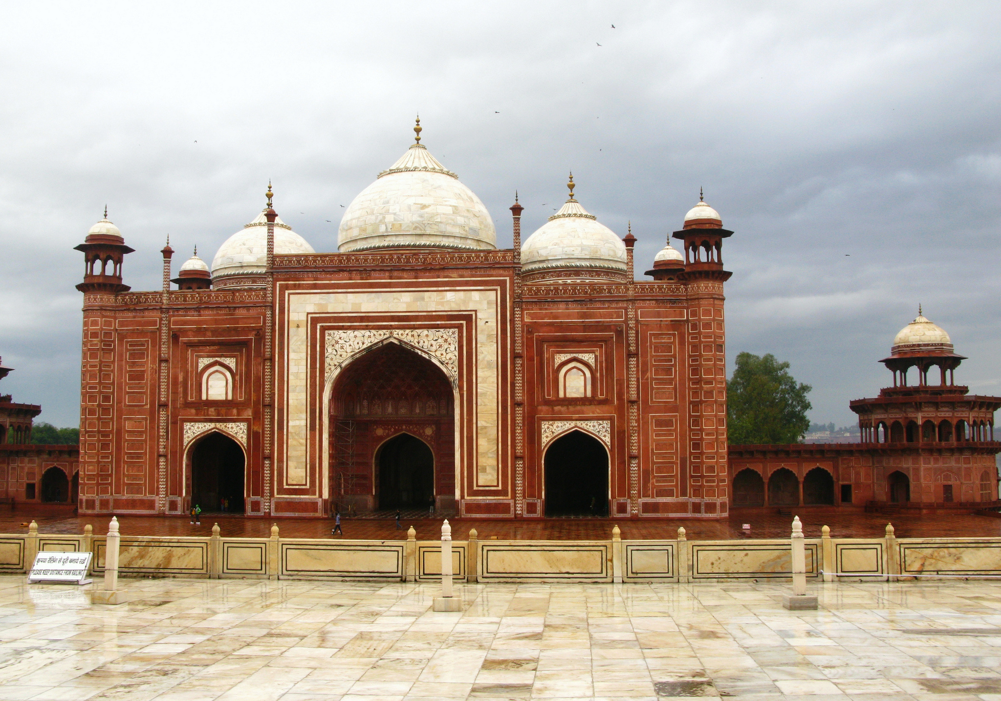 Mosque, The Taj Mahal Wallpaper, 2050x1440 HD Desktop