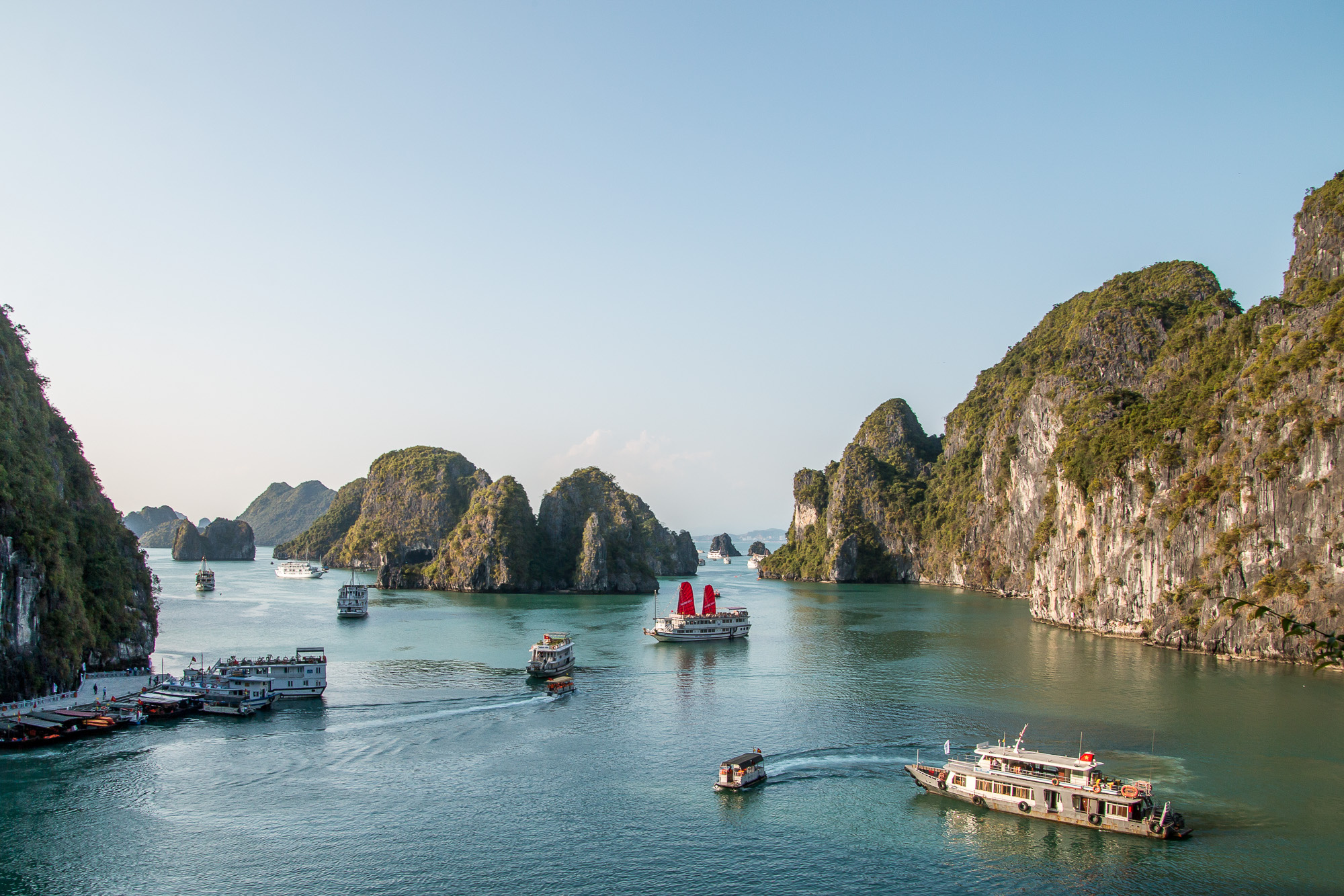 Halong Bay, Vietnam's charm, Alluring landscapes, Picturesque views, 2000x1340 HD Desktop