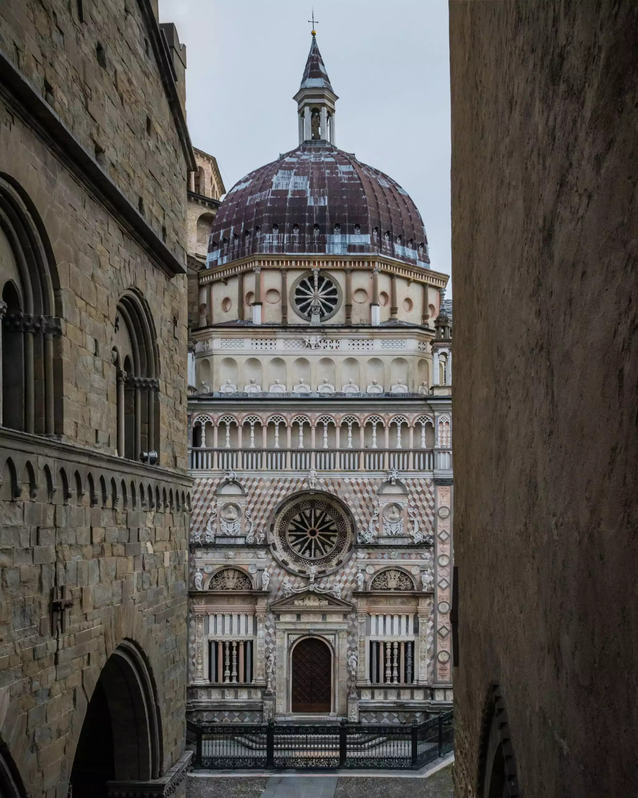 Bergamo, Historical jewel, Norditalien backpacker trail, Italy, 2050x2560 HD Phone