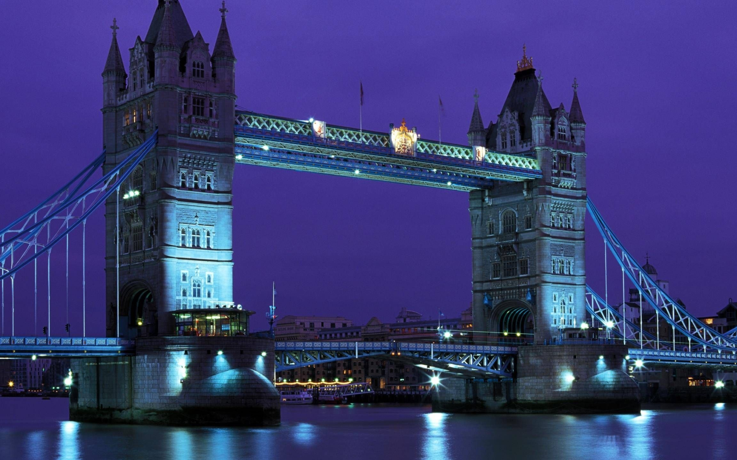 Nocturna Lisbon bridge wallpapers, Iconic Tower Bridge, 2560x1600 HD Desktop