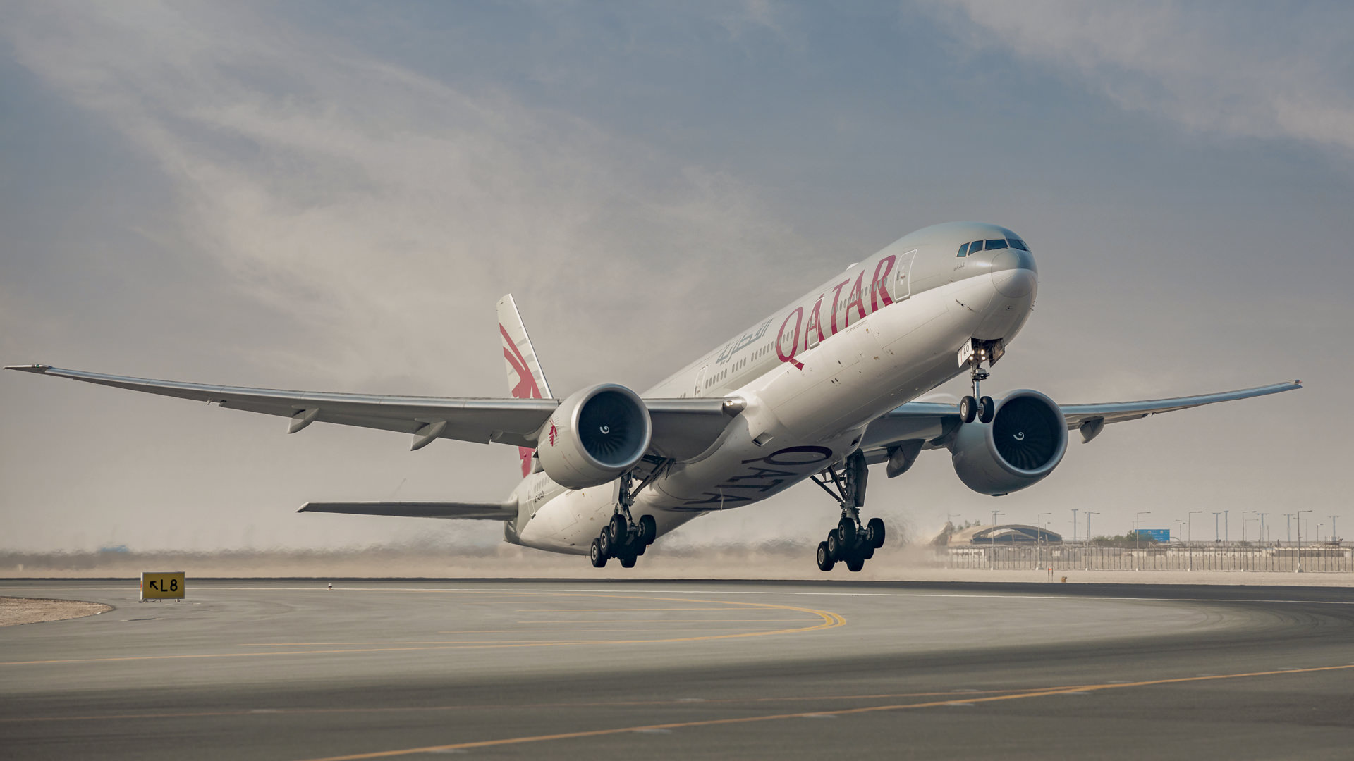 Boeing 777, Qatar Airways premiere, Revolutionary technology, Cutting-edge design, 1920x1080 Full HD Desktop