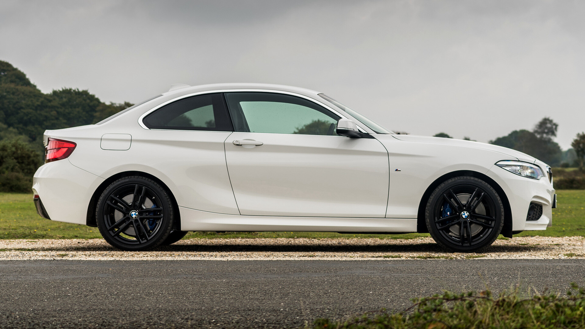 BMW 2 Series, White car, Compact coupe, Luxury car, 1920x1080 Full HD Desktop