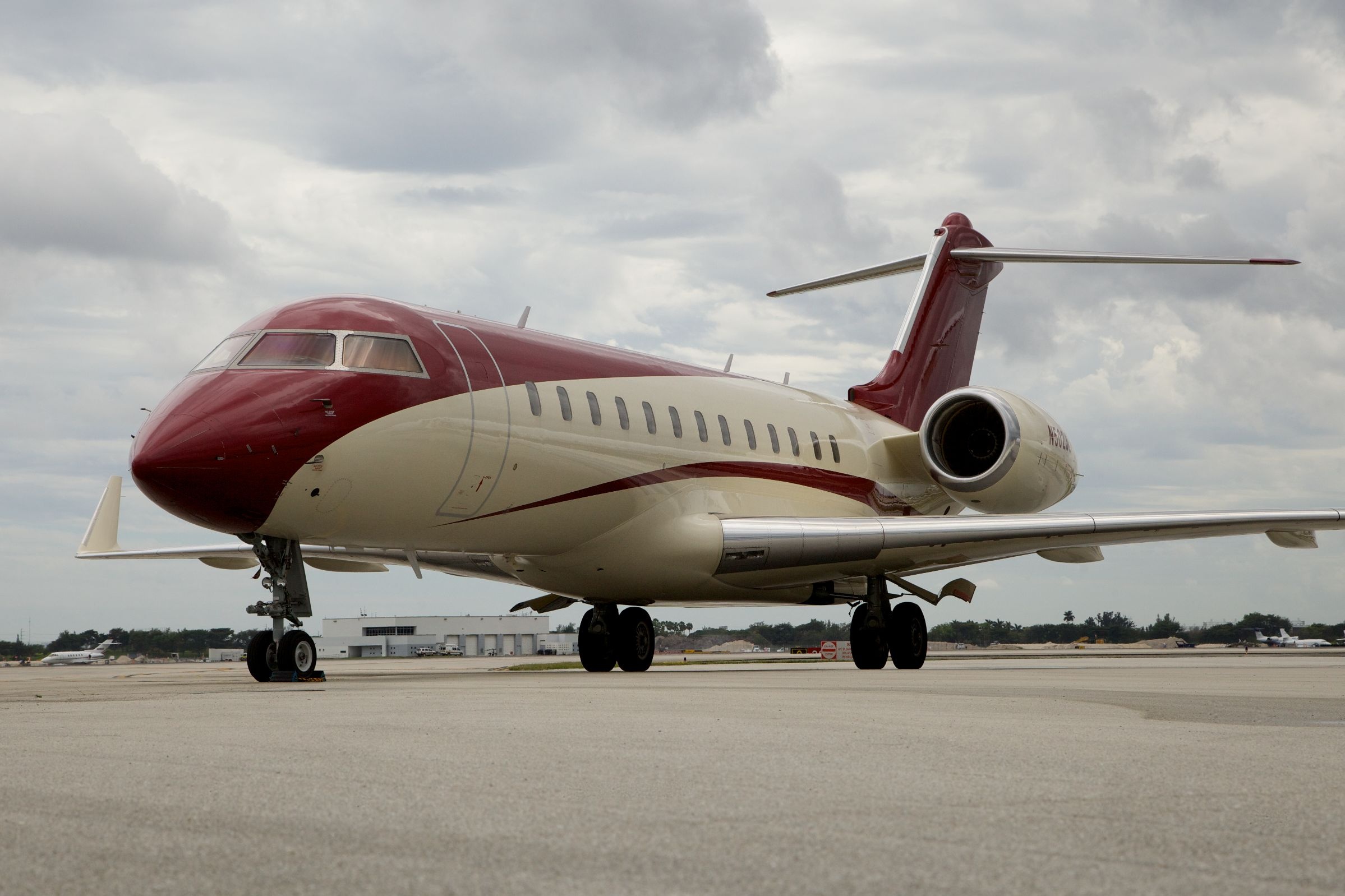 Bombardier Global Express travels, Leading edge aviation, High-class aircraft, Premium travel experience, 2400x1600 HD Desktop