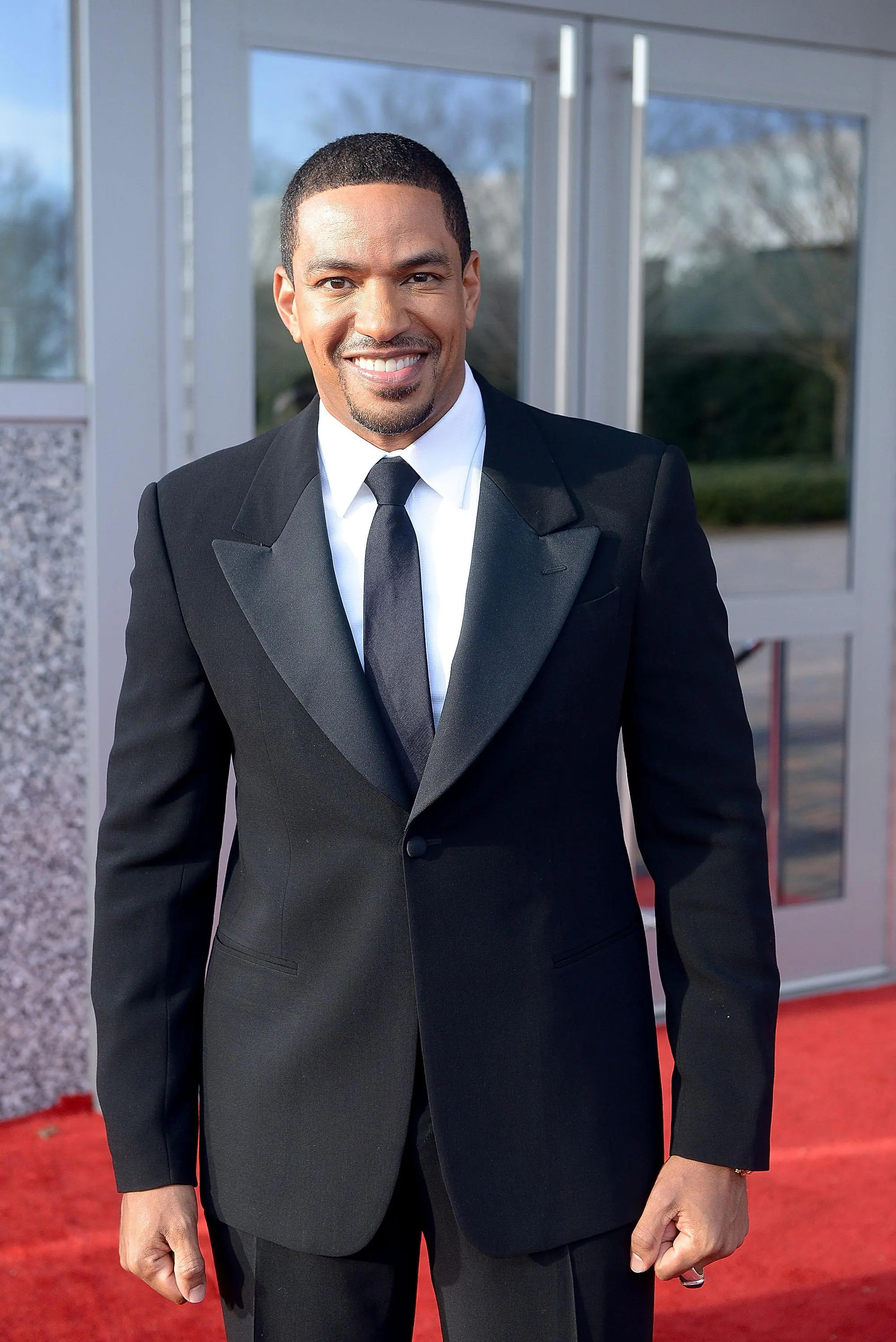 Laz Alonso (TV Shows), Gun violence awareness, Personal story, Inspiration for change, 2010x3000 HD Phone