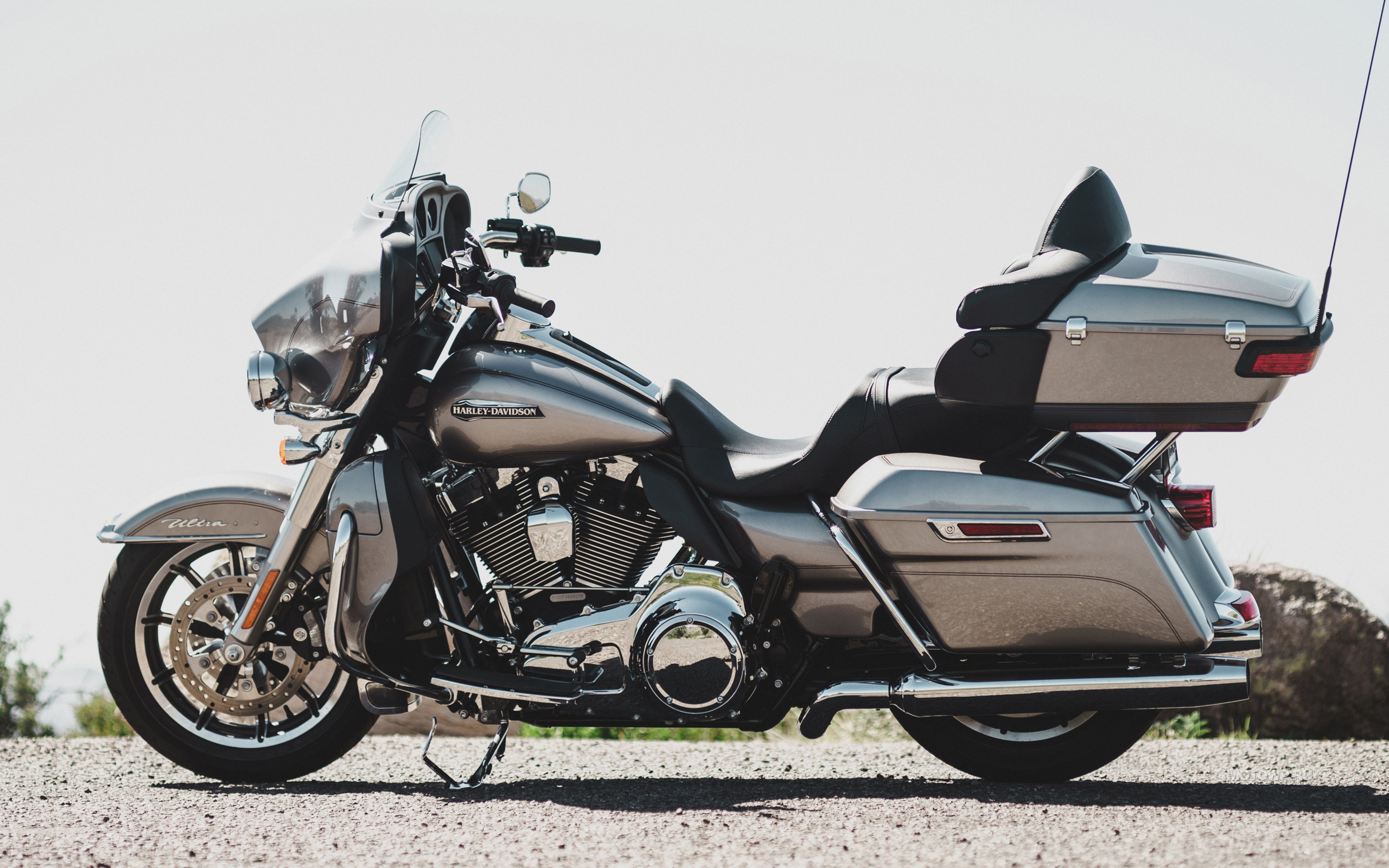 2016 Model, Harley-Davidson Electra Glide Revival Wallpaper, 2560x1600 HD Desktop