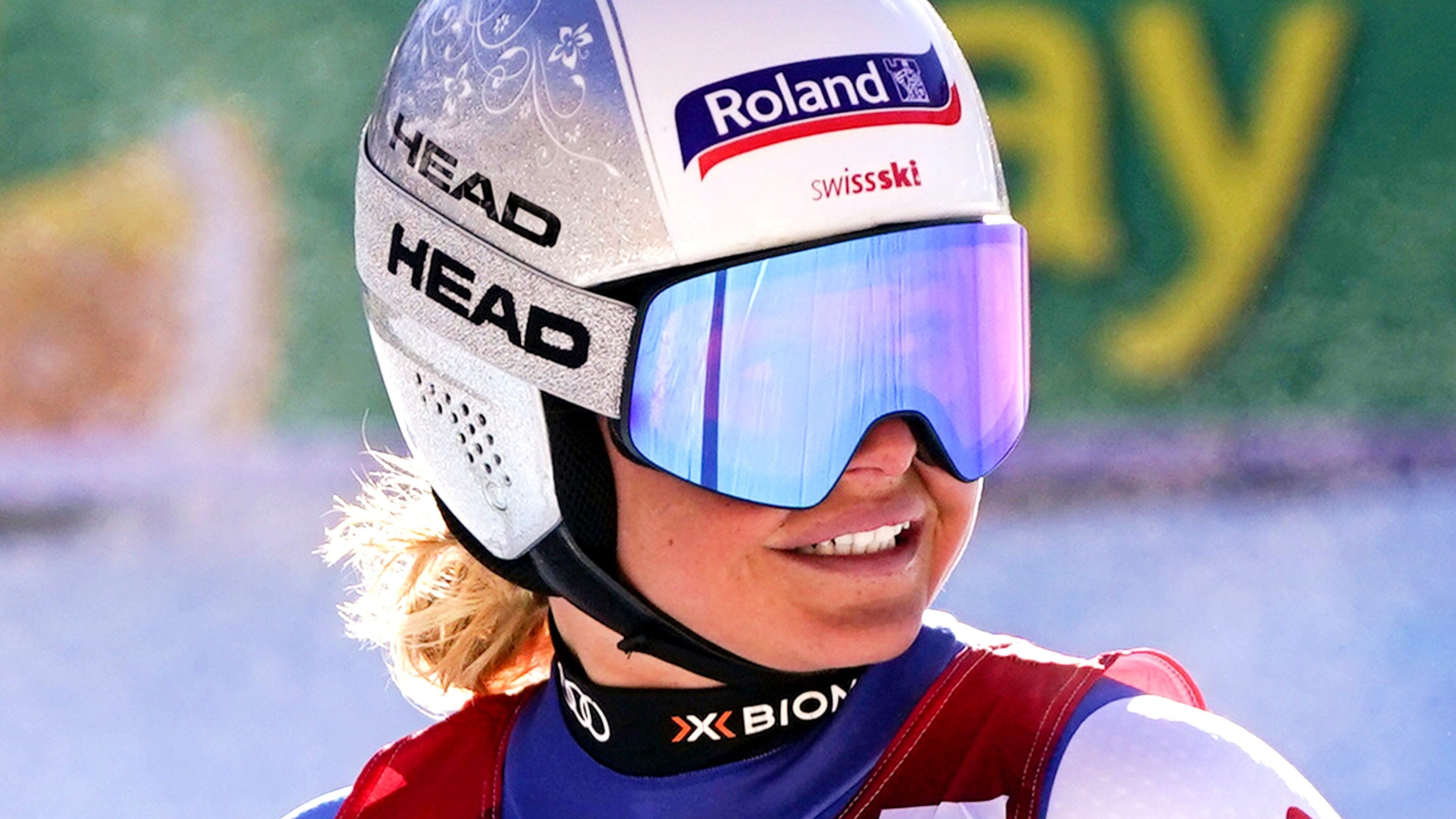 Corinne Suter, Sports star, Sankt Anton, Swiss disappointment, 3840x2160 4K Desktop