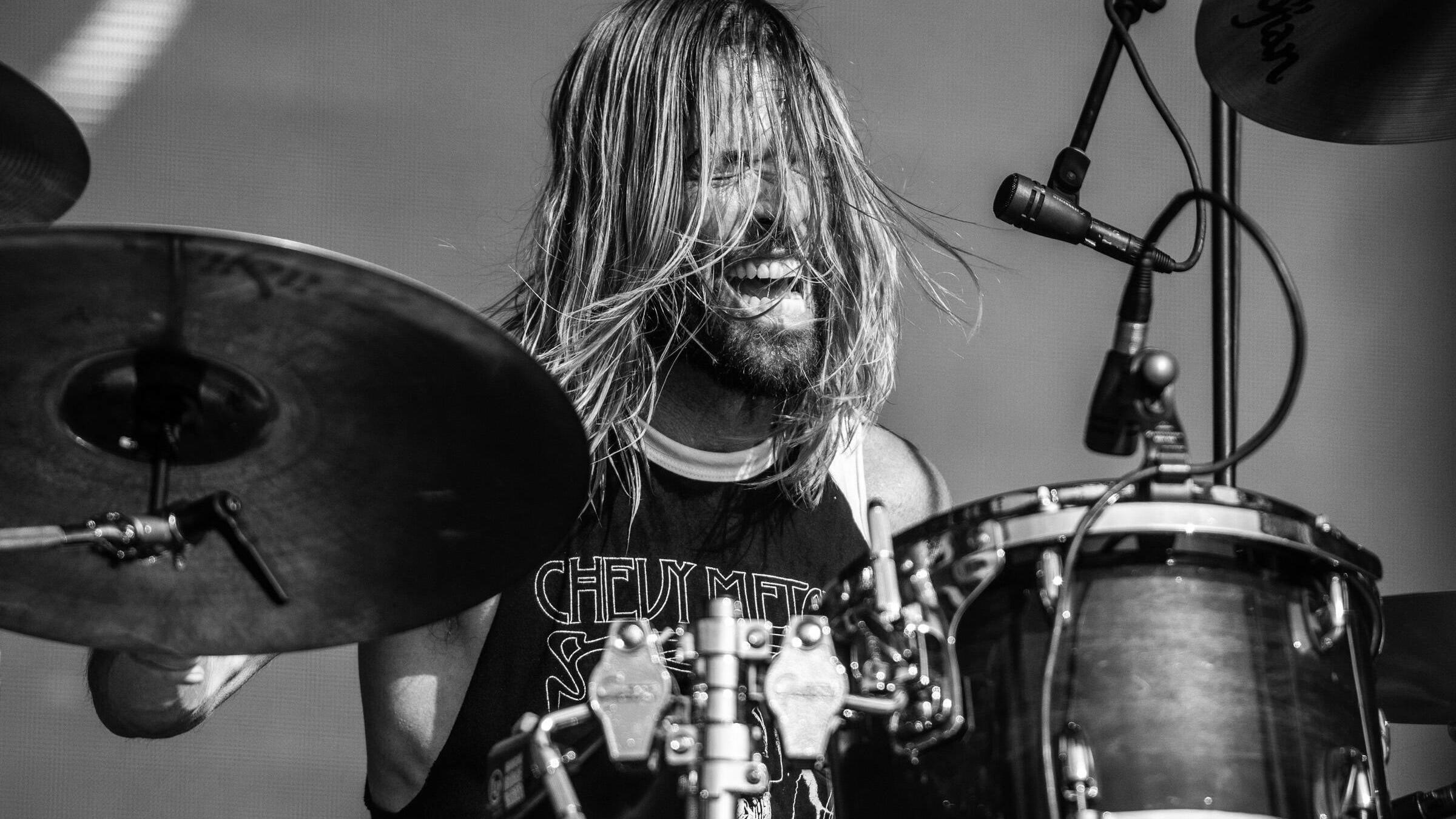 Foo Fighters, Drummer's autopsy, Taylor Hawkins' death, Drug investigation, 2400x1350 HD Desktop