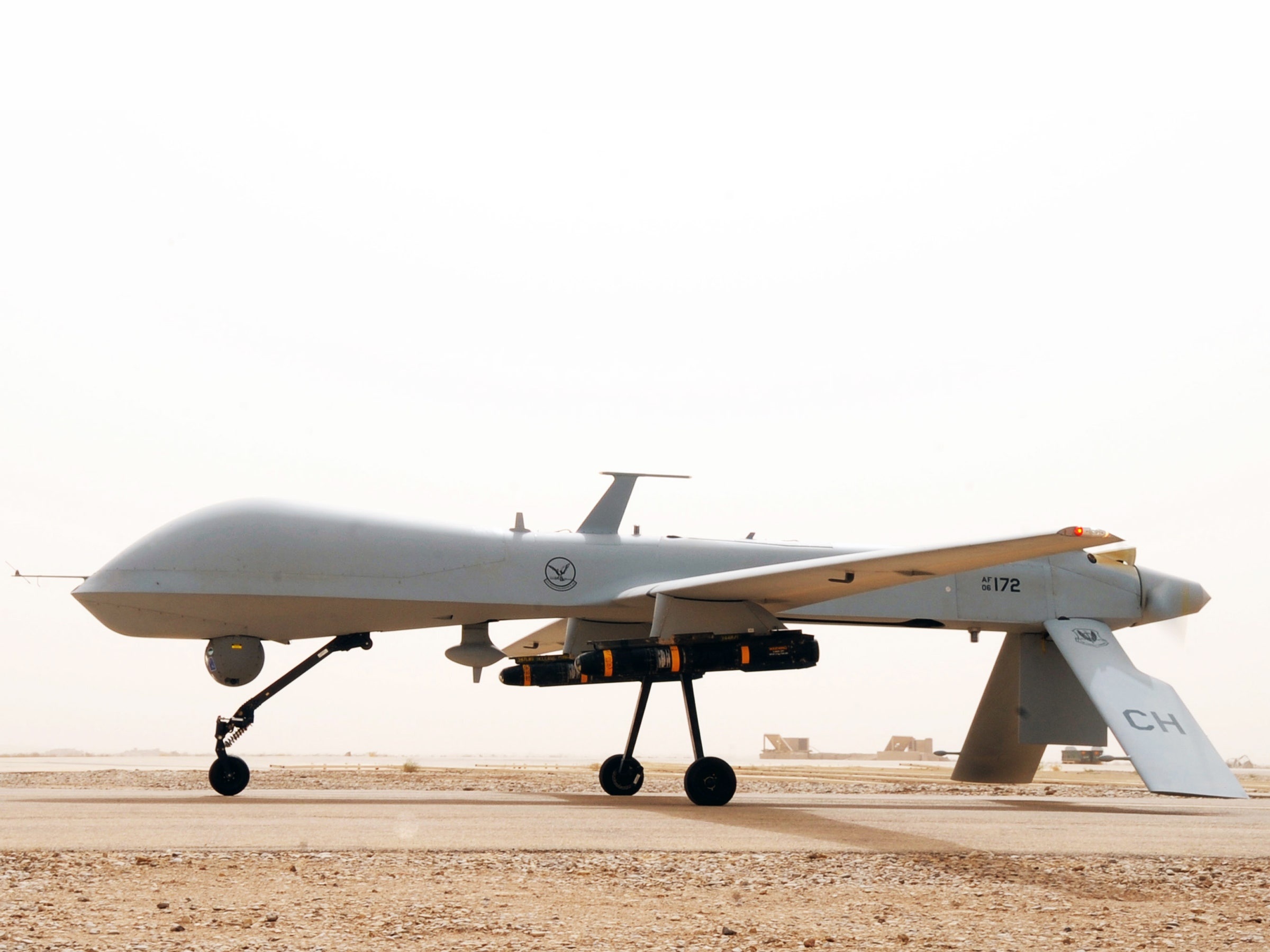 MQ-1 Predator, Control, Drone, 2400x1800 HD Desktop