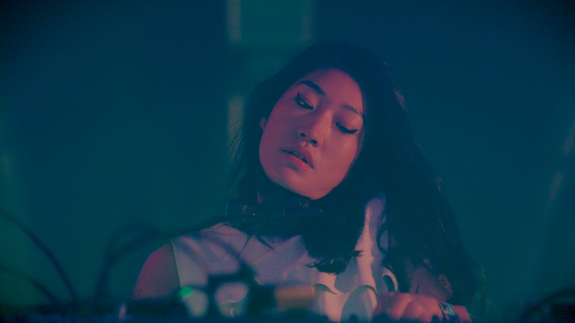 Peggy Gou, Dynamic mixes, Eclectic soundscapes, Dancefloor allure, 1920x1080 Full HD Desktop