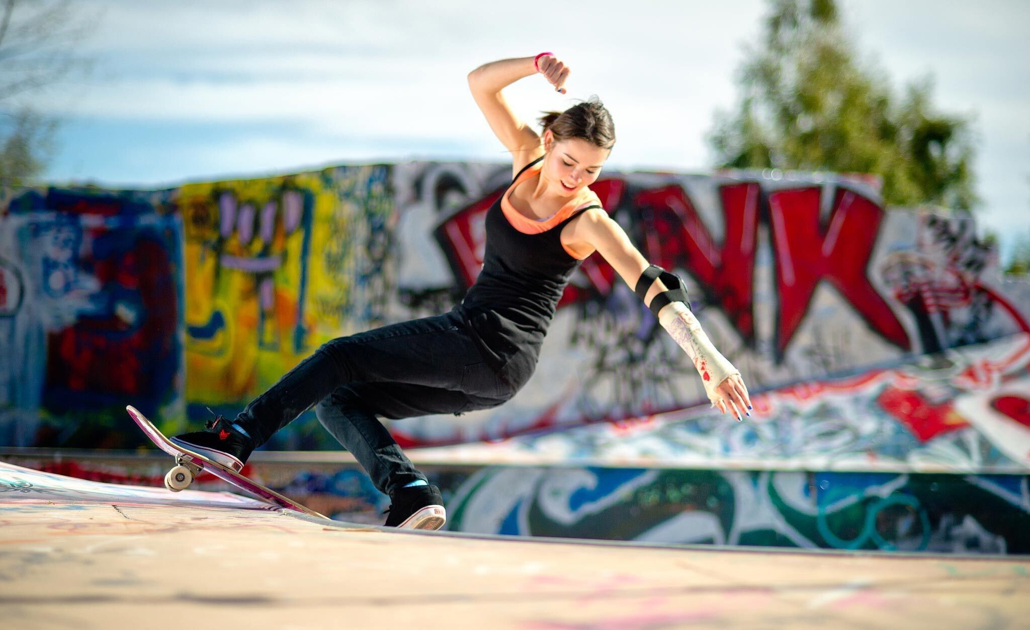 Freestyle, Girl Skateboarding Wallpaper, 2050x1260 HD Desktop