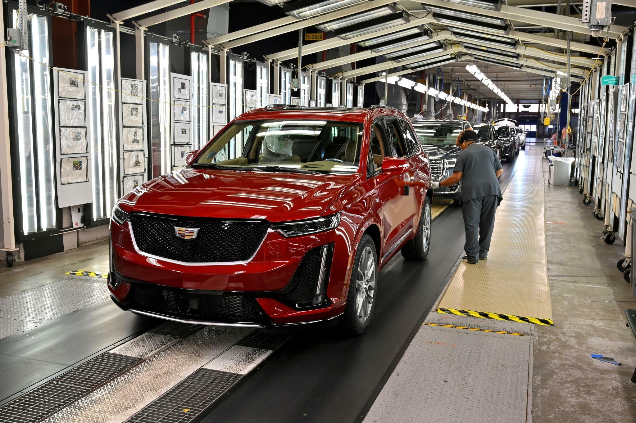 GM Assembly Line, General Motors Wallpaper, 2050x1370 HD Desktop