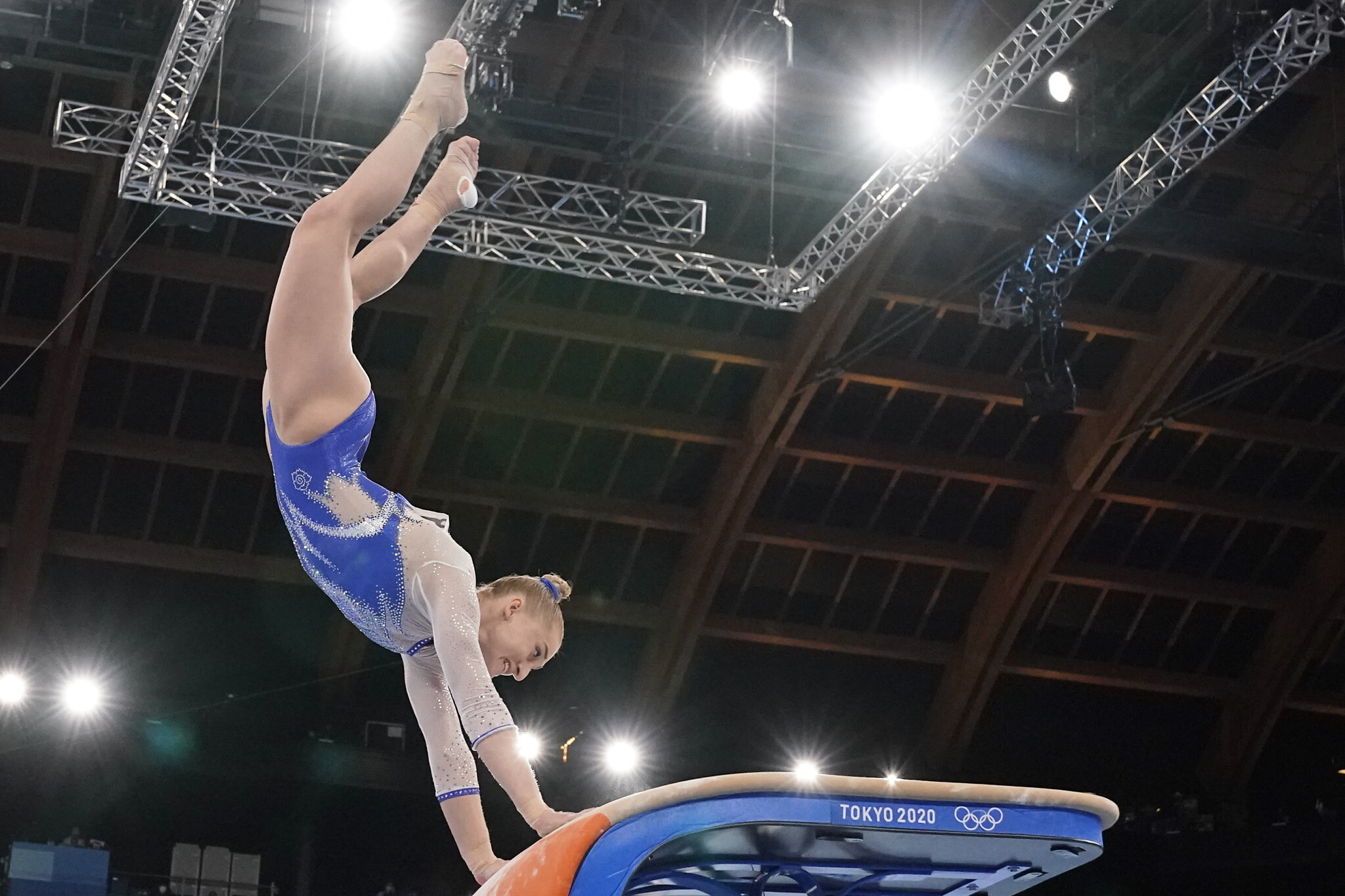 Lilia Akhaimova, Vault (Gymnastics) Wallpaper, 2050x1370 HD Desktop